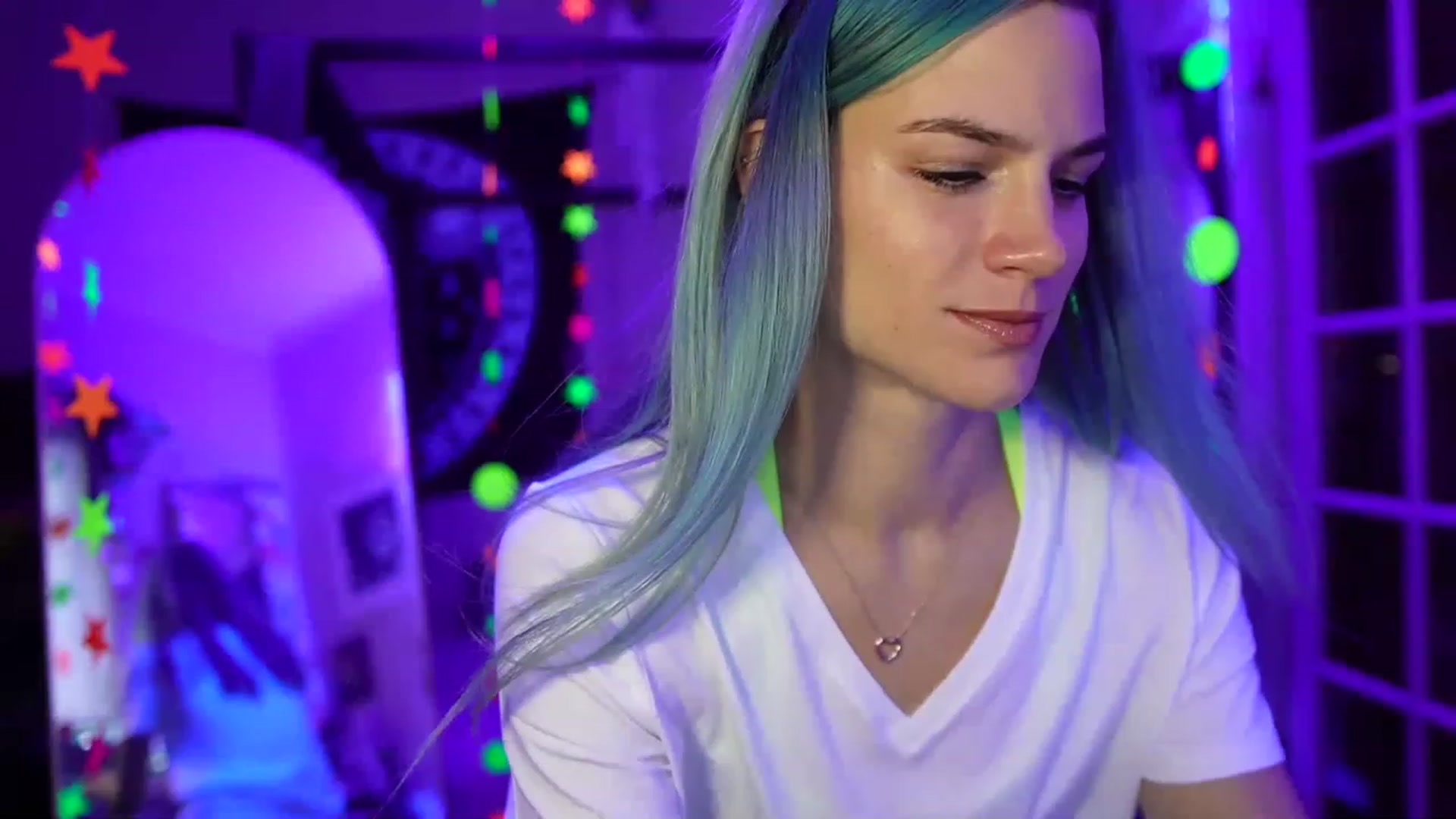 Gallery image thumbnail from Gia_Hill's myfreecams stream on, 06/01/2023, 24:13 image 5 of 20