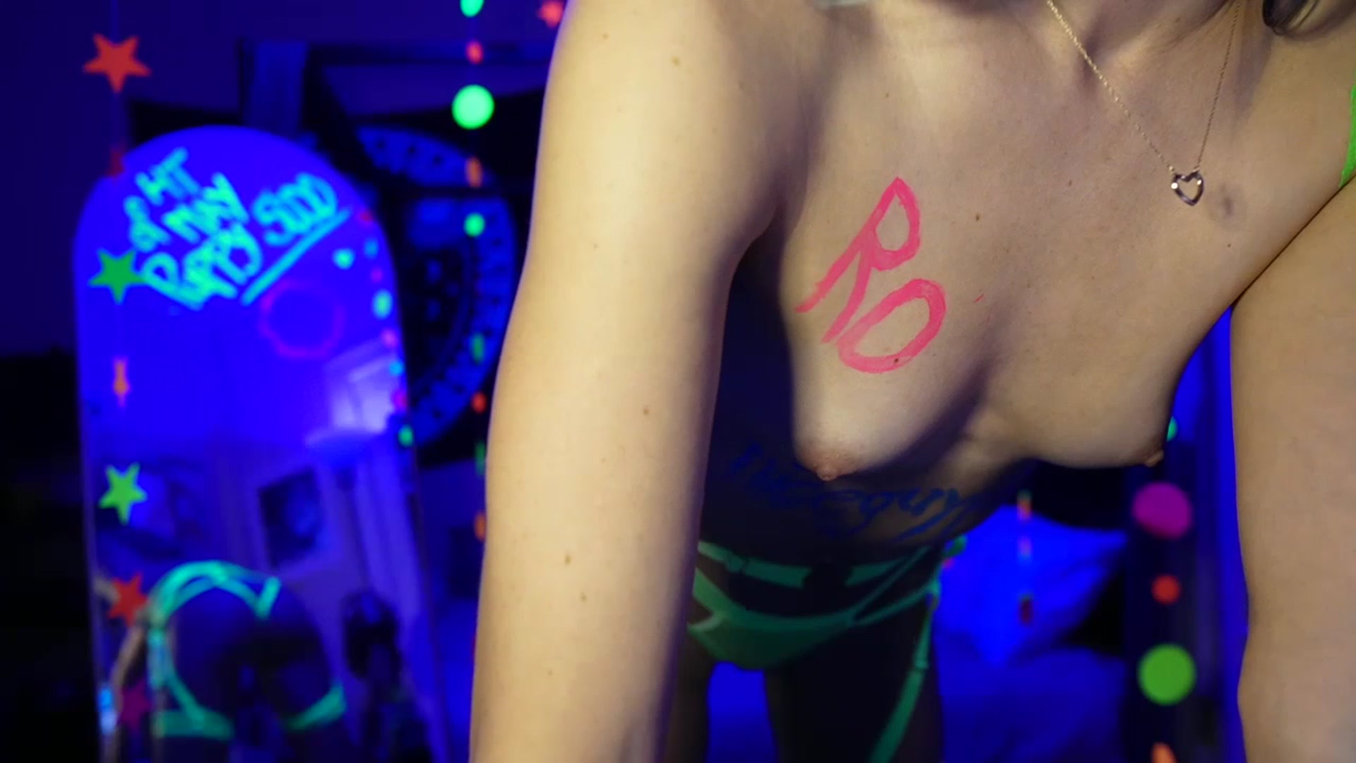 Gallery image thumbnail from Gia_Hill's myfreecams stream on, 06/01/2023, 03:39 image 6 of 20