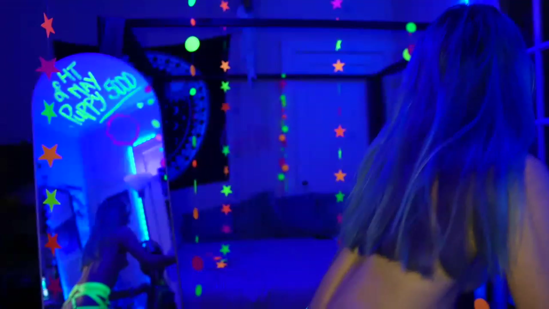 Gallery image thumbnail from Gia_Hill's myfreecams stream on, 06/01/2023, 03:39 image 10 of 20
