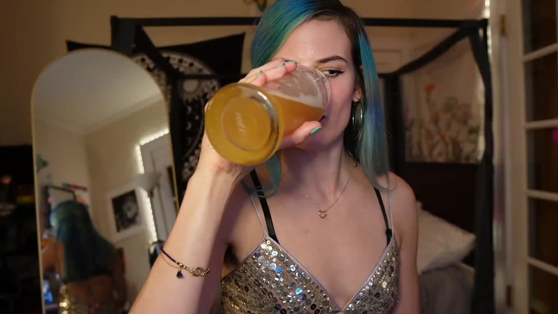Gallery image thumbnail from Gia_Hill's myfreecams stream on, 06/02/2023, 22:13 image 3 of 20