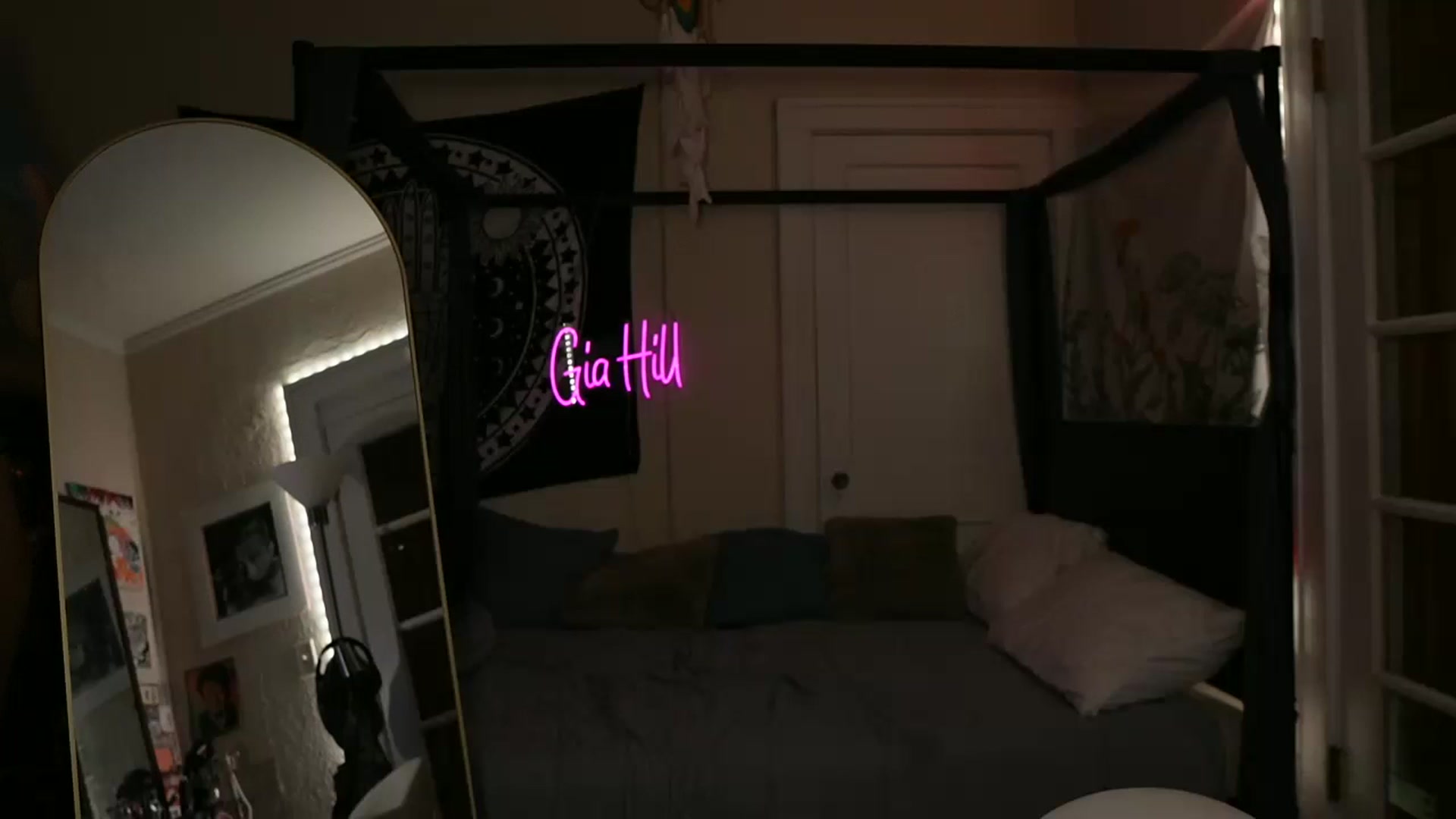 Gallery image thumbnail from Gia_Hill's myfreecams stream on, 06/03/2023, 01:27 image 4 of 20