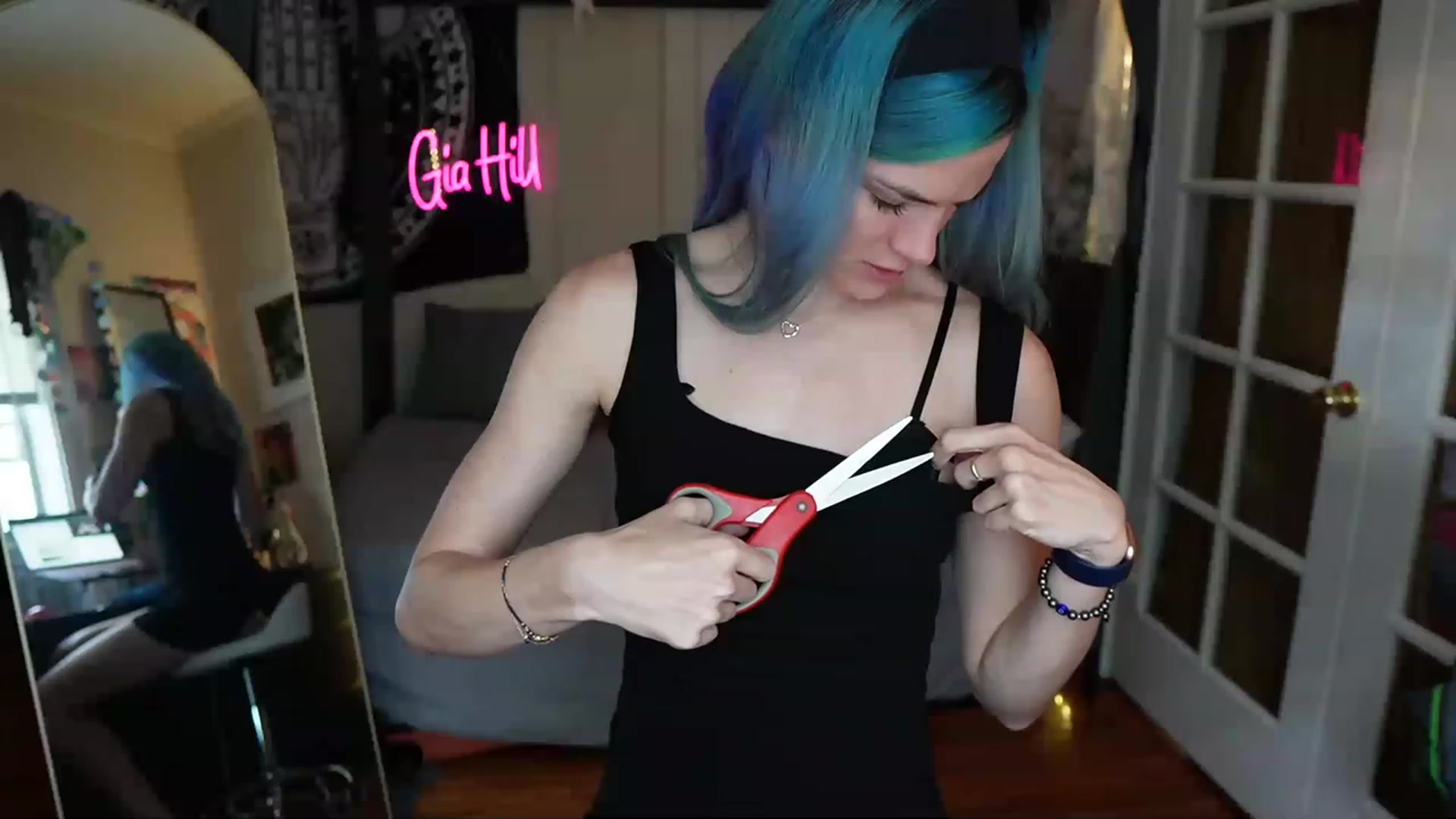 Gallery image thumbnail from Gia_Hill's myfreecams stream on, 06/03/2023, 22:40 image 2 of 20