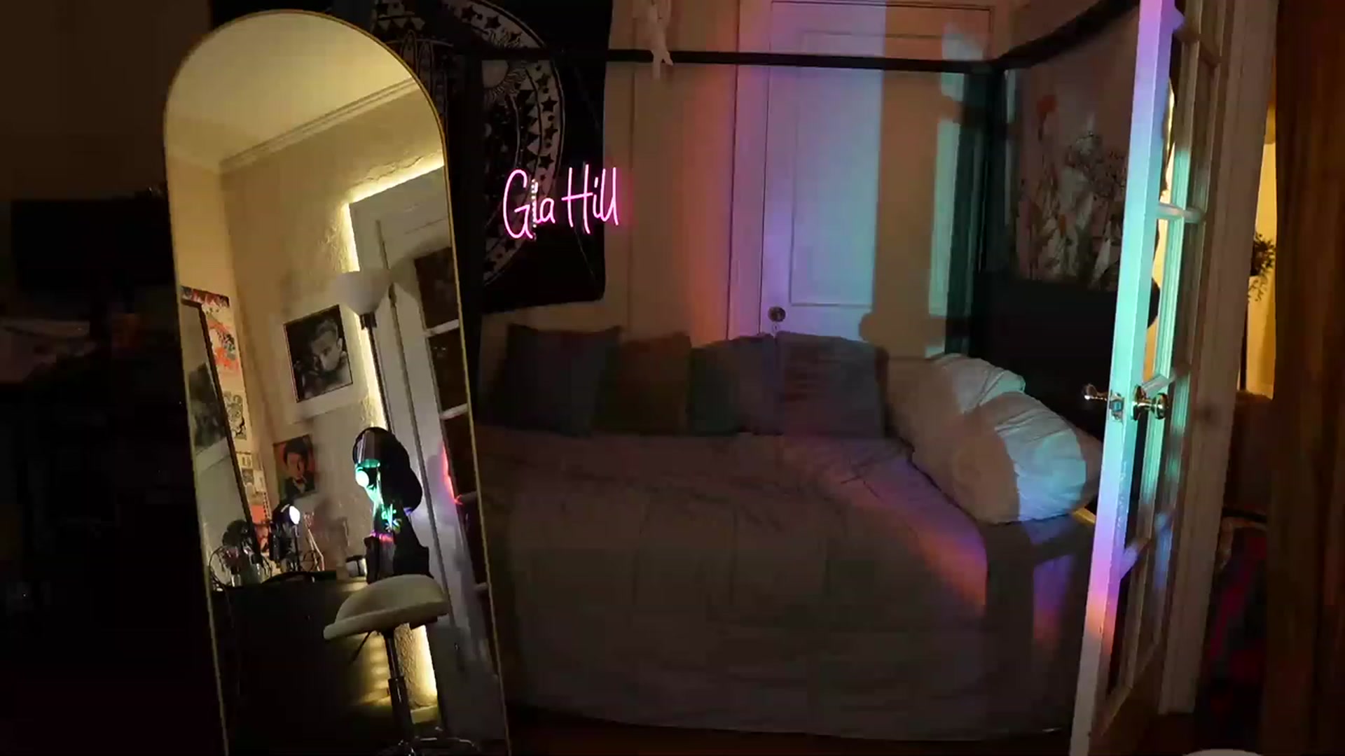 Gallery image thumbnail from Gia_Hill's myfreecams stream on, 06/04/2023, 01:52 image 11 of 20