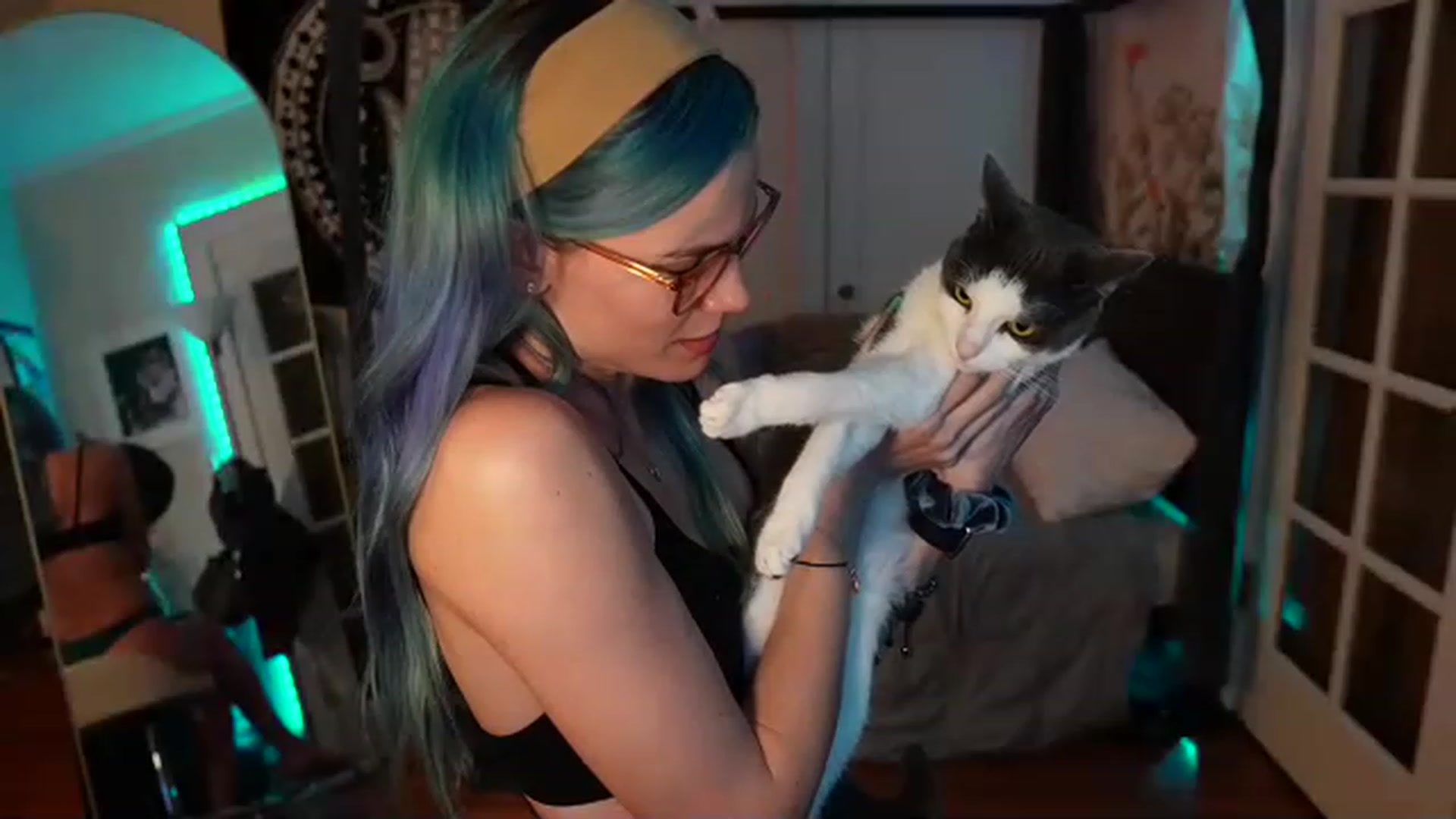 Gallery image thumbnail from Gia_Hill's myfreecams stream on, 06/06/2023, 24:20 image 1 of 20