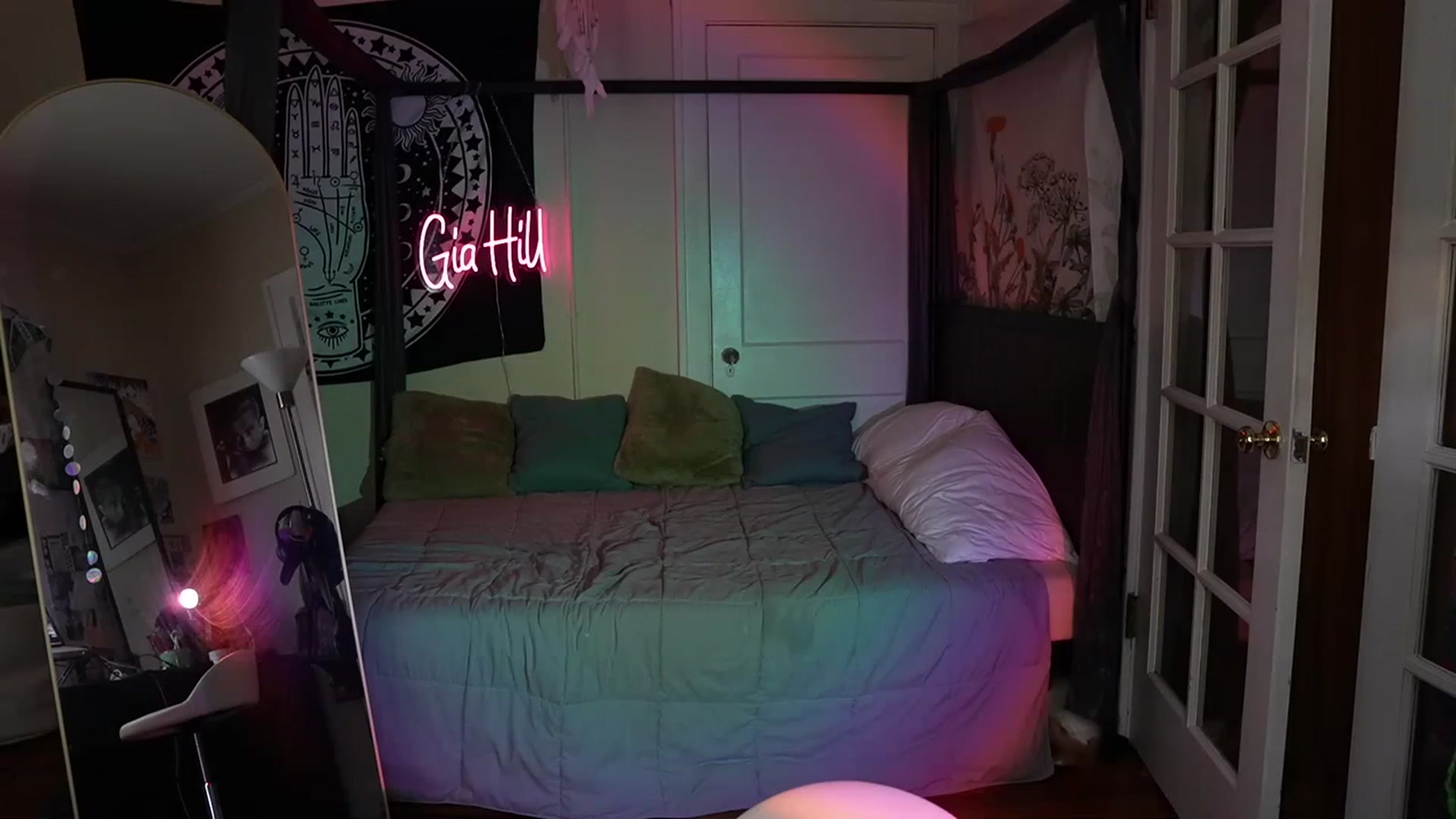 Gallery image thumbnail from Gia_Hill's myfreecams stream on, 06/06/2023, 23:01 image 16 of 20