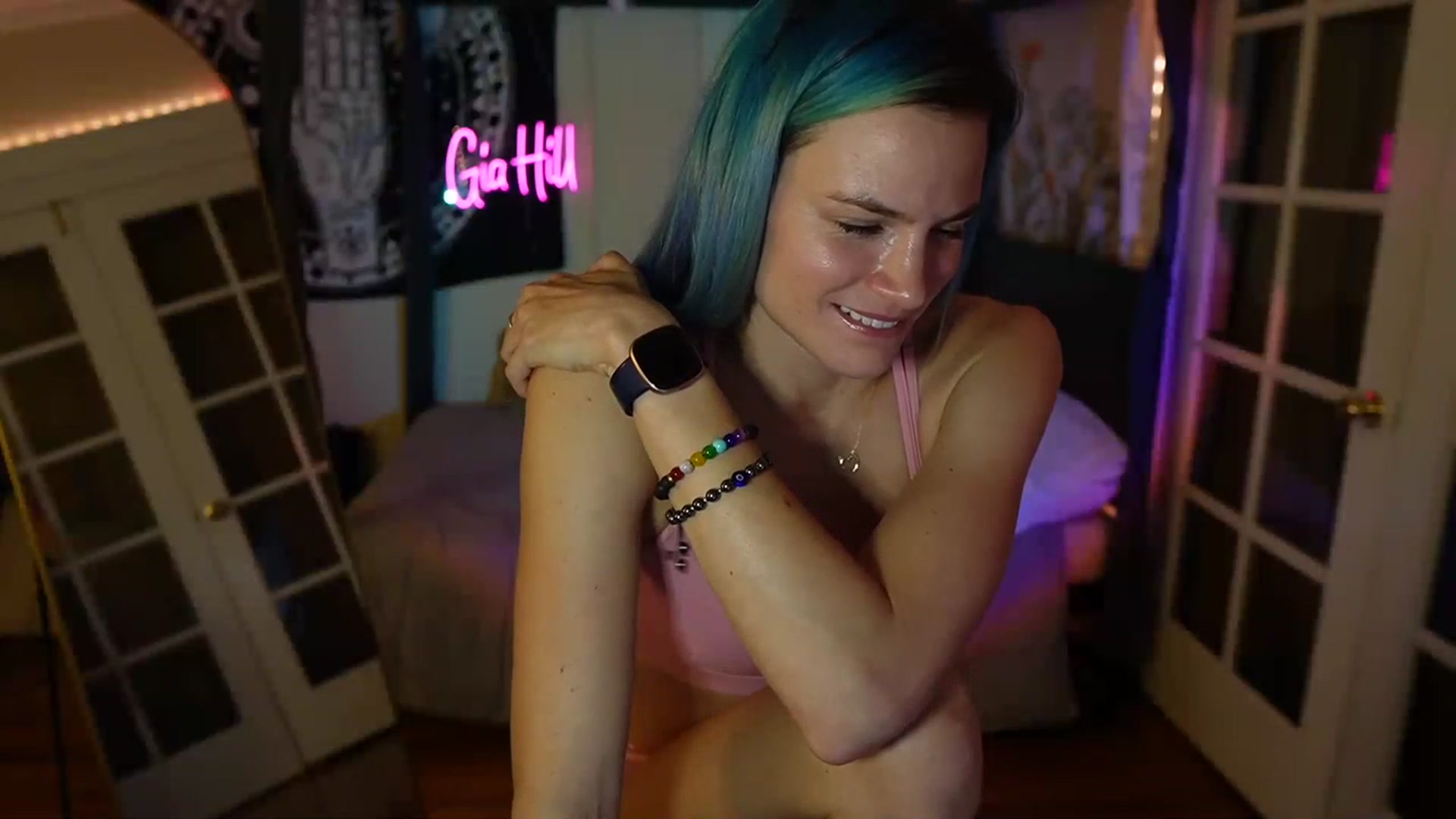 Gallery image thumbnail from Gia_Hill's myfreecams stream on, 06/08/2023, 24:38 image 17 of 20