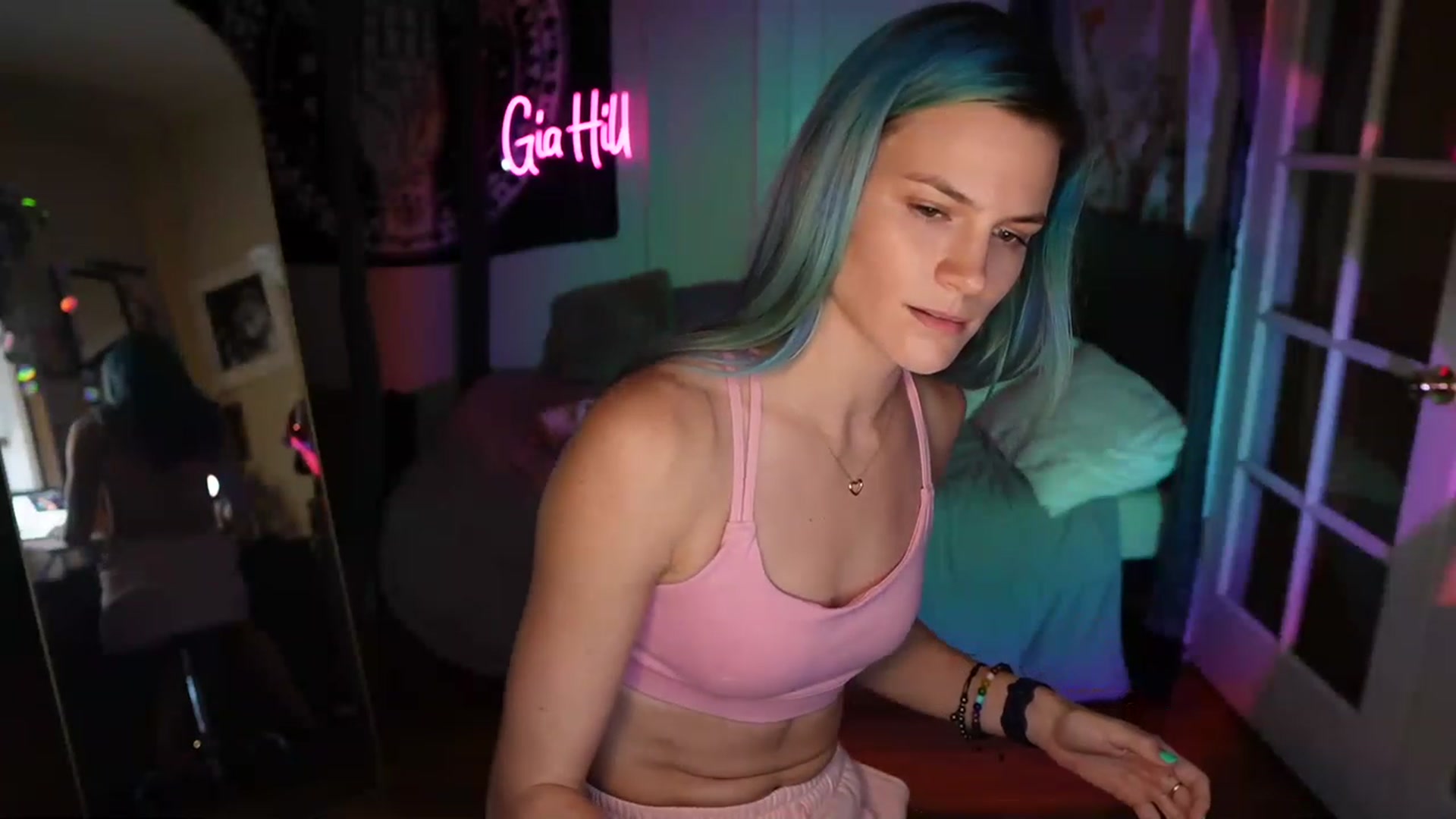 Gallery image thumbnail from Gia_Hill's myfreecams stream on, 06/08/2023, 24:38 image 8 of 20