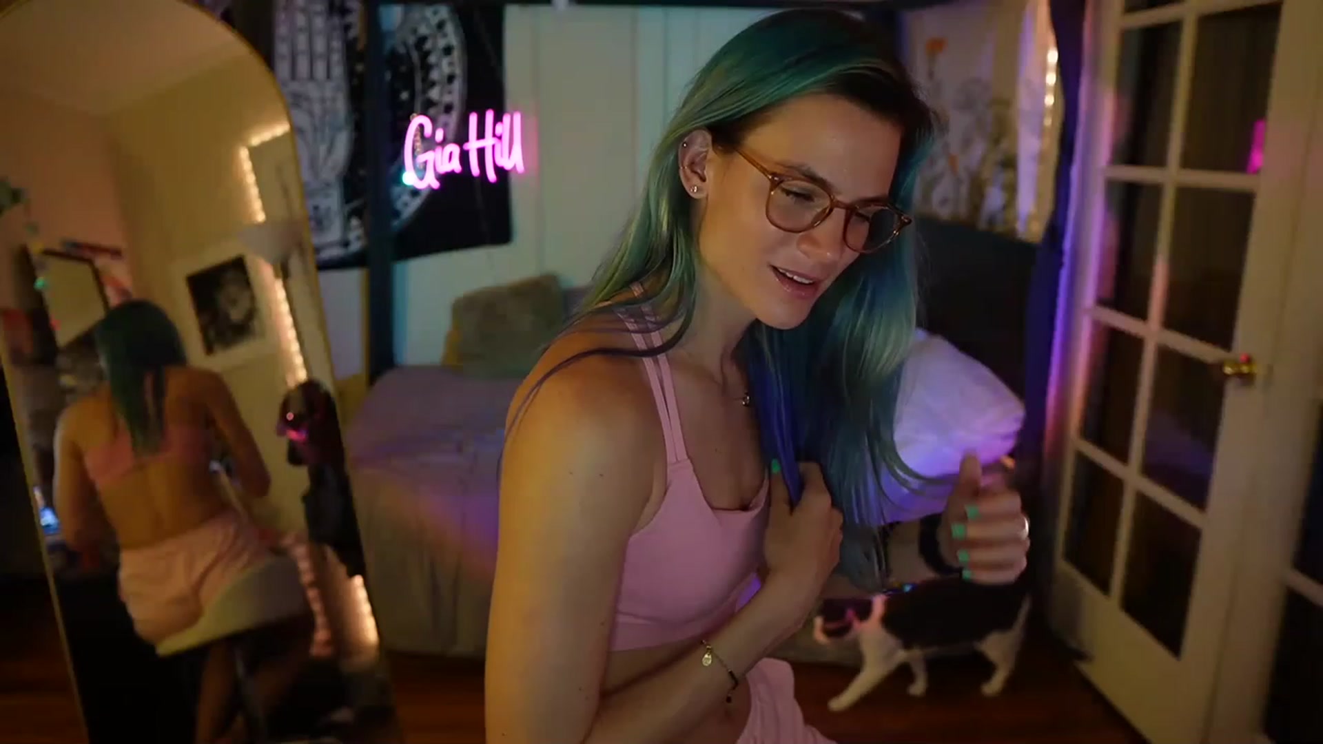 Gallery image thumbnail from Gia_Hill's myfreecams stream on, 06/08/2023, 24:38 image 19 of 20