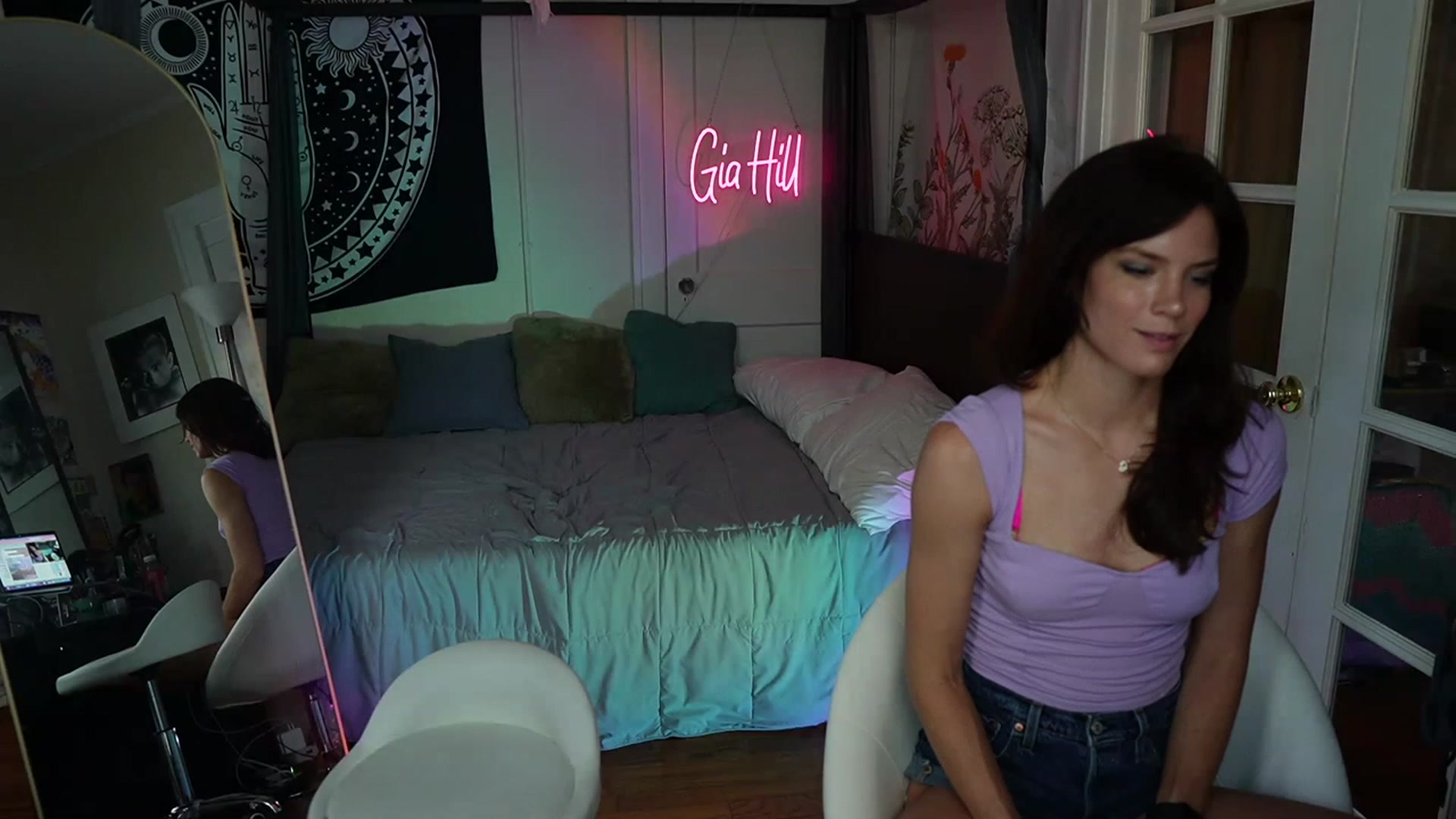 Gallery image thumbnail from Gia_Hill's myfreecams stream on, 06/09/2023, 22:25 image 3 of 20