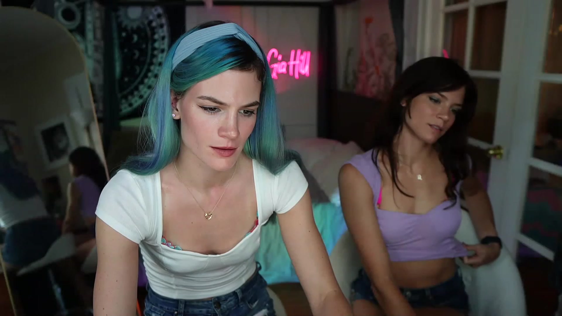 Gallery image thumbnail from Gia_Hill's myfreecams stream on, 06/09/2023, 22:25 image 10 of 20