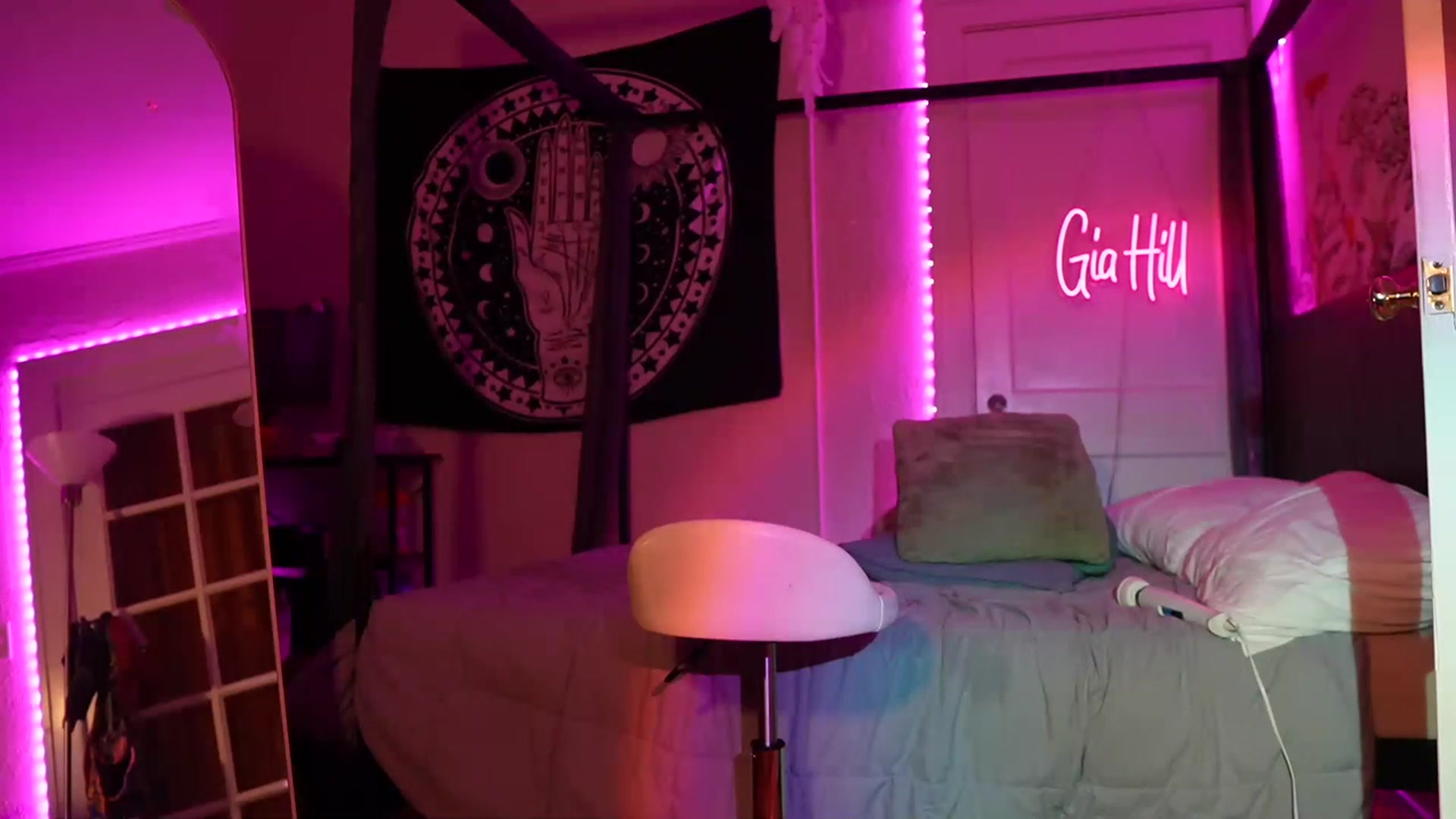 Gallery image thumbnail from Gia_Hill's myfreecams stream on, 06/10/2023, 02:33 image 7 of 20
