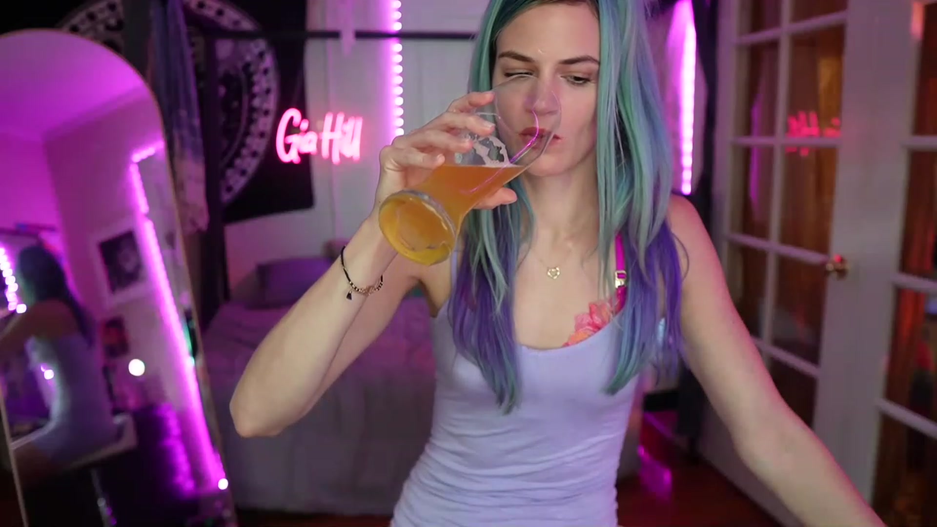 Gallery image thumbnail from Gia_Hill's myfreecams stream on, 06/10/2023, 23:31 image 10 of 20