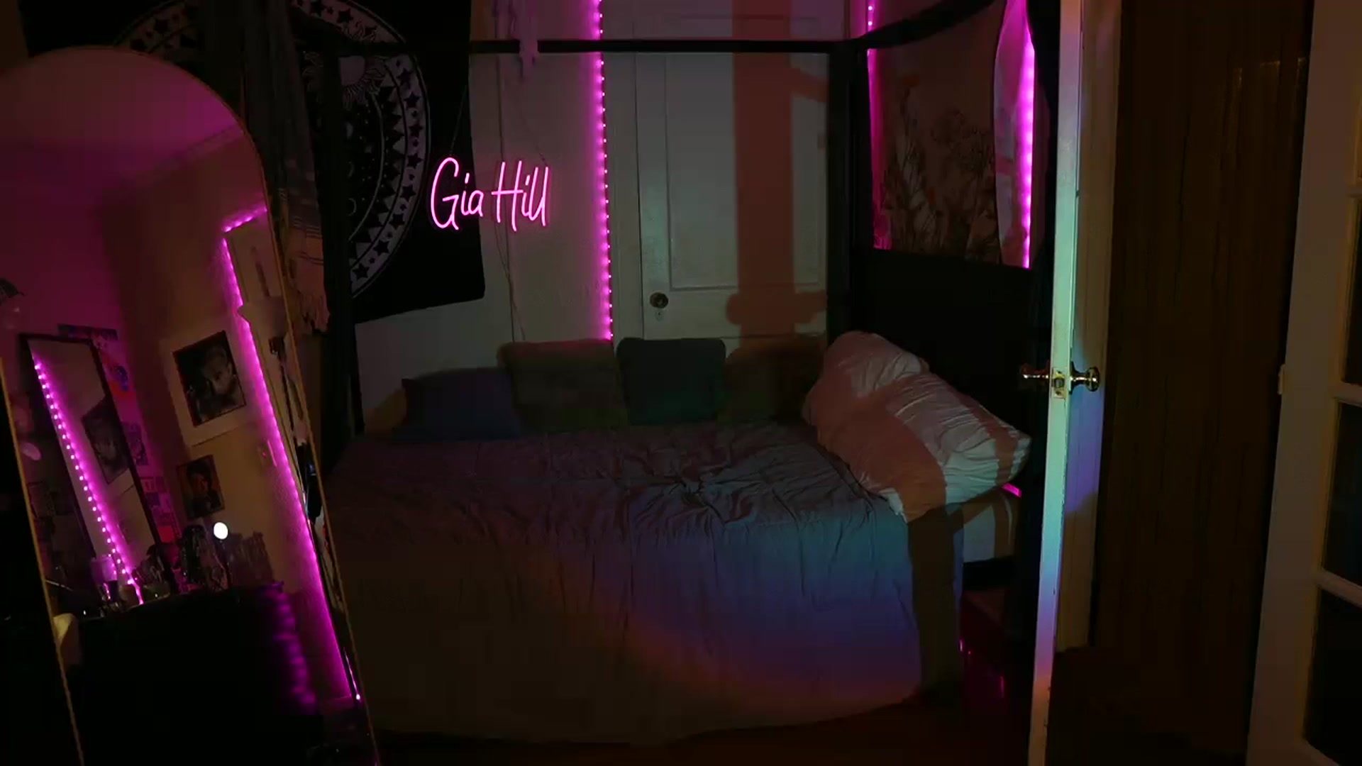 Gallery image thumbnail from Gia_Hill's myfreecams stream on, 06/11/2023, 02:54 image 12 of 20