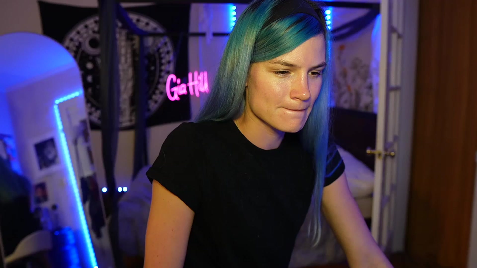 Gallery image thumbnail from Gia_Hill's myfreecams stream on, 06/12/2023, 23:54 image 17 of 20