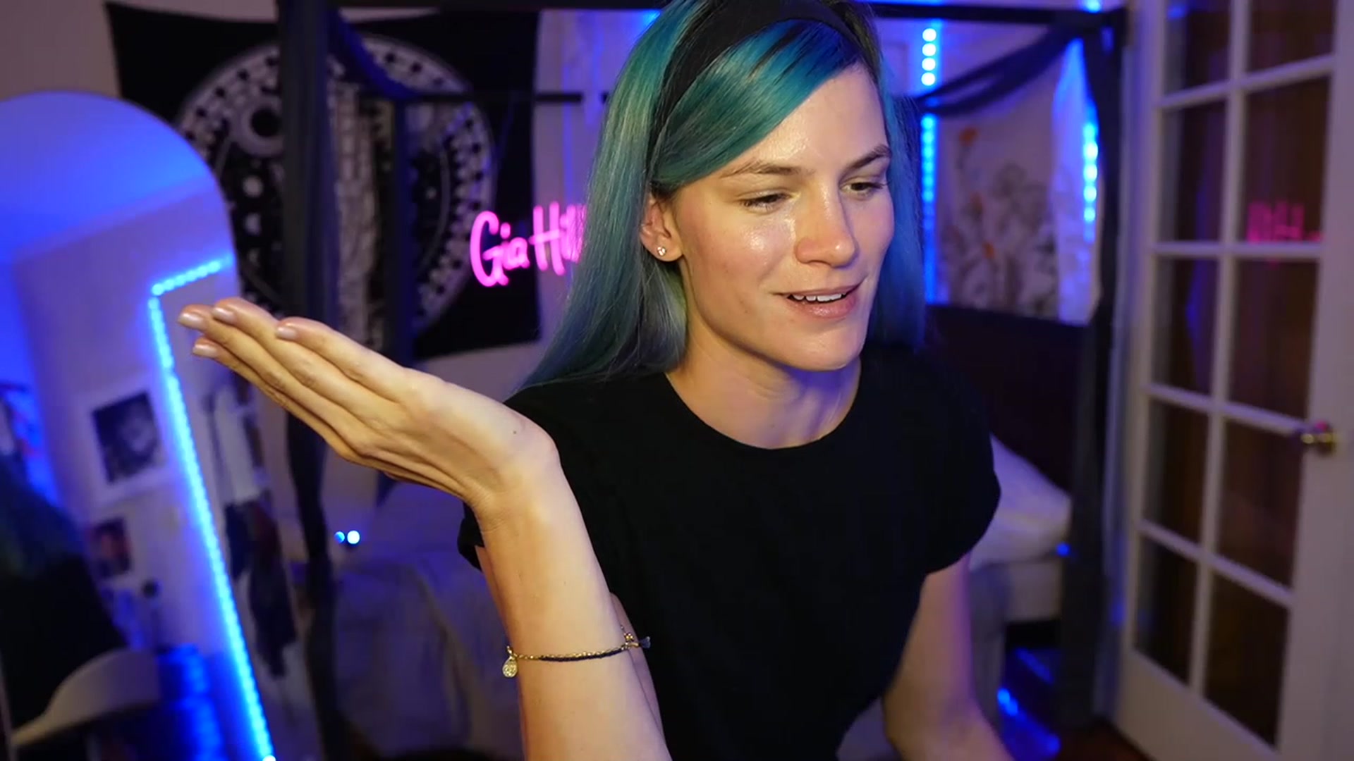 Gallery image thumbnail from Gia_Hill's myfreecams stream on, 06/12/2023, 23:54 image 8 of 20