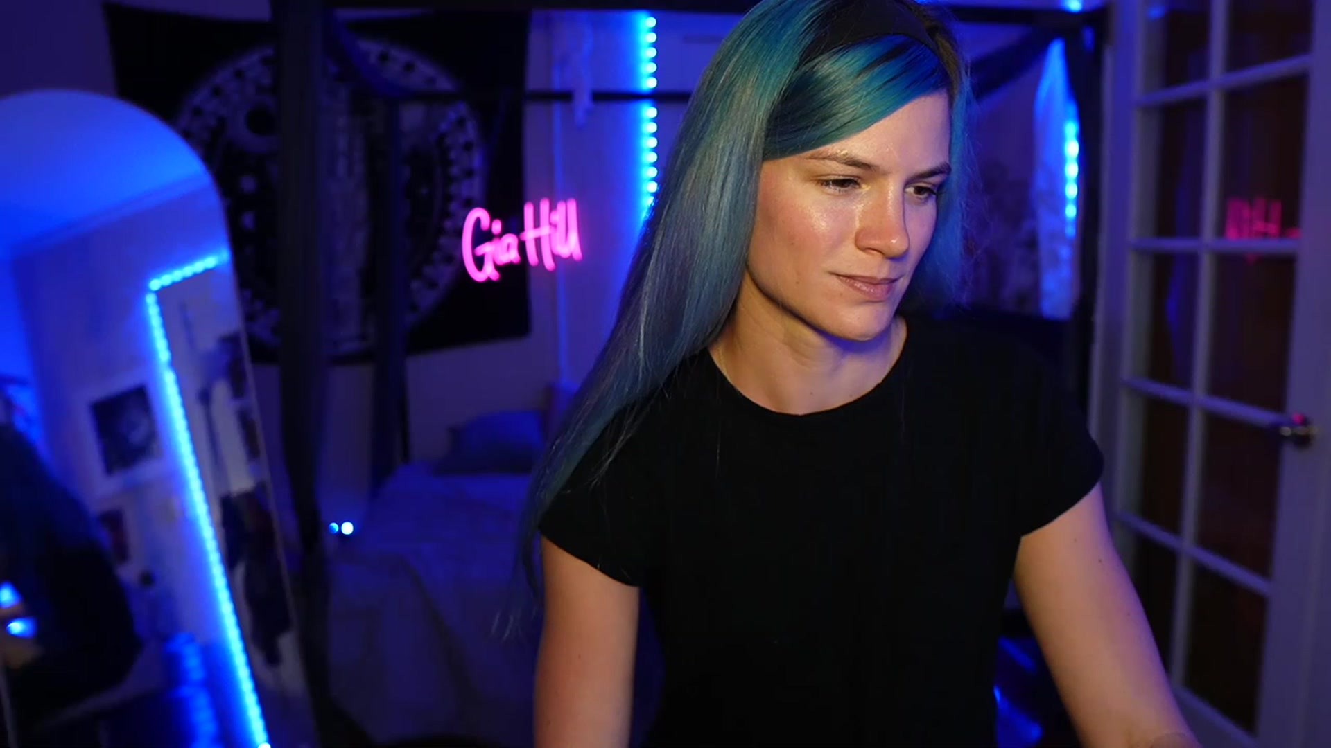 Gallery image thumbnail from Gia_Hill's myfreecams stream on, 06/12/2023, 23:54 image 3 of 20