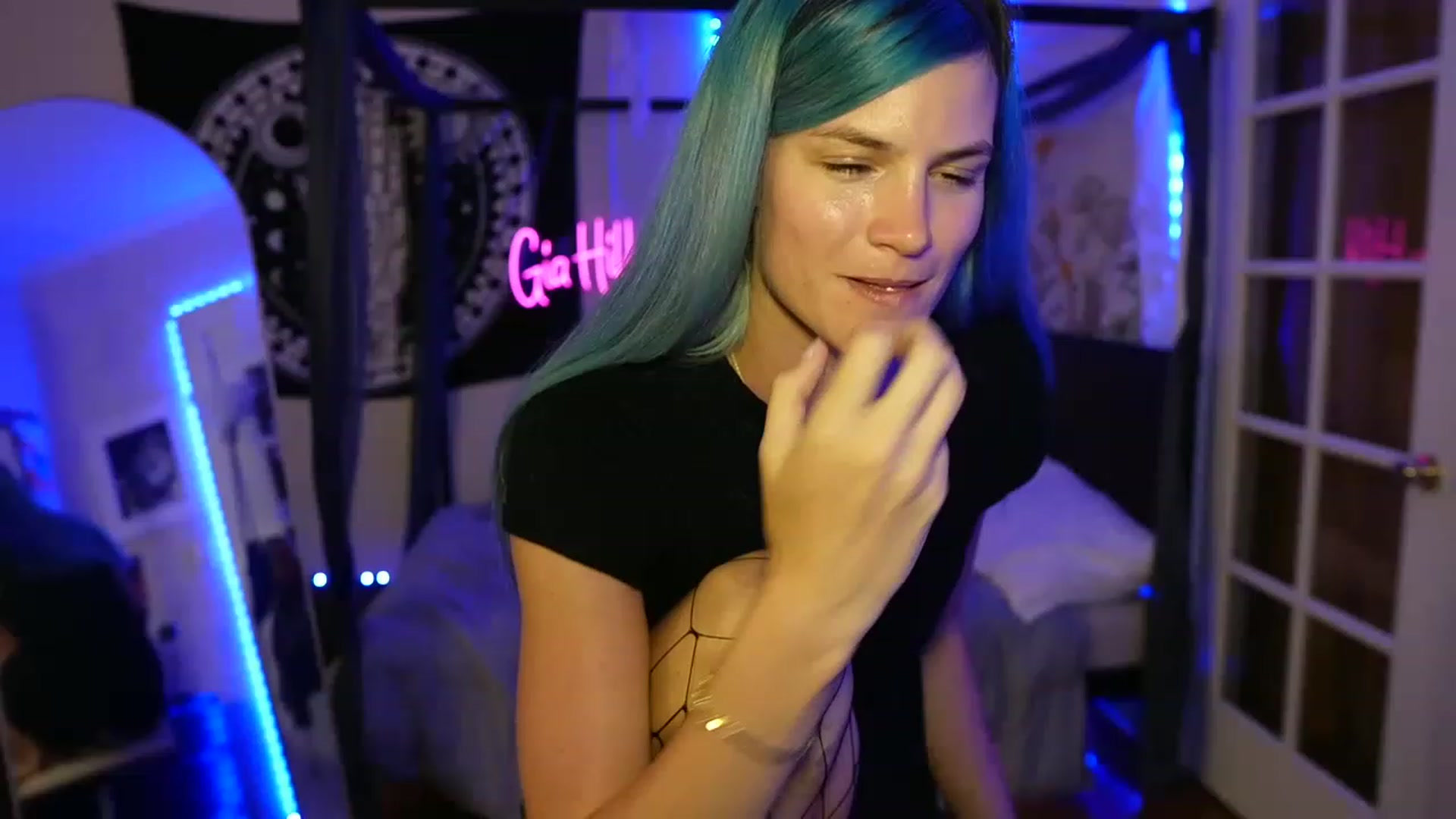 Gallery image thumbnail from Gia_Hill's myfreecams stream on, 06/13/2023, 24:06 image 16 of 20