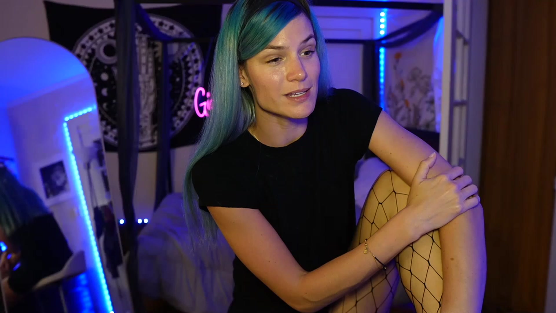 Gallery image thumbnail from Gia_Hill's myfreecams stream on, 06/13/2023, 24:06 image 4 of 20