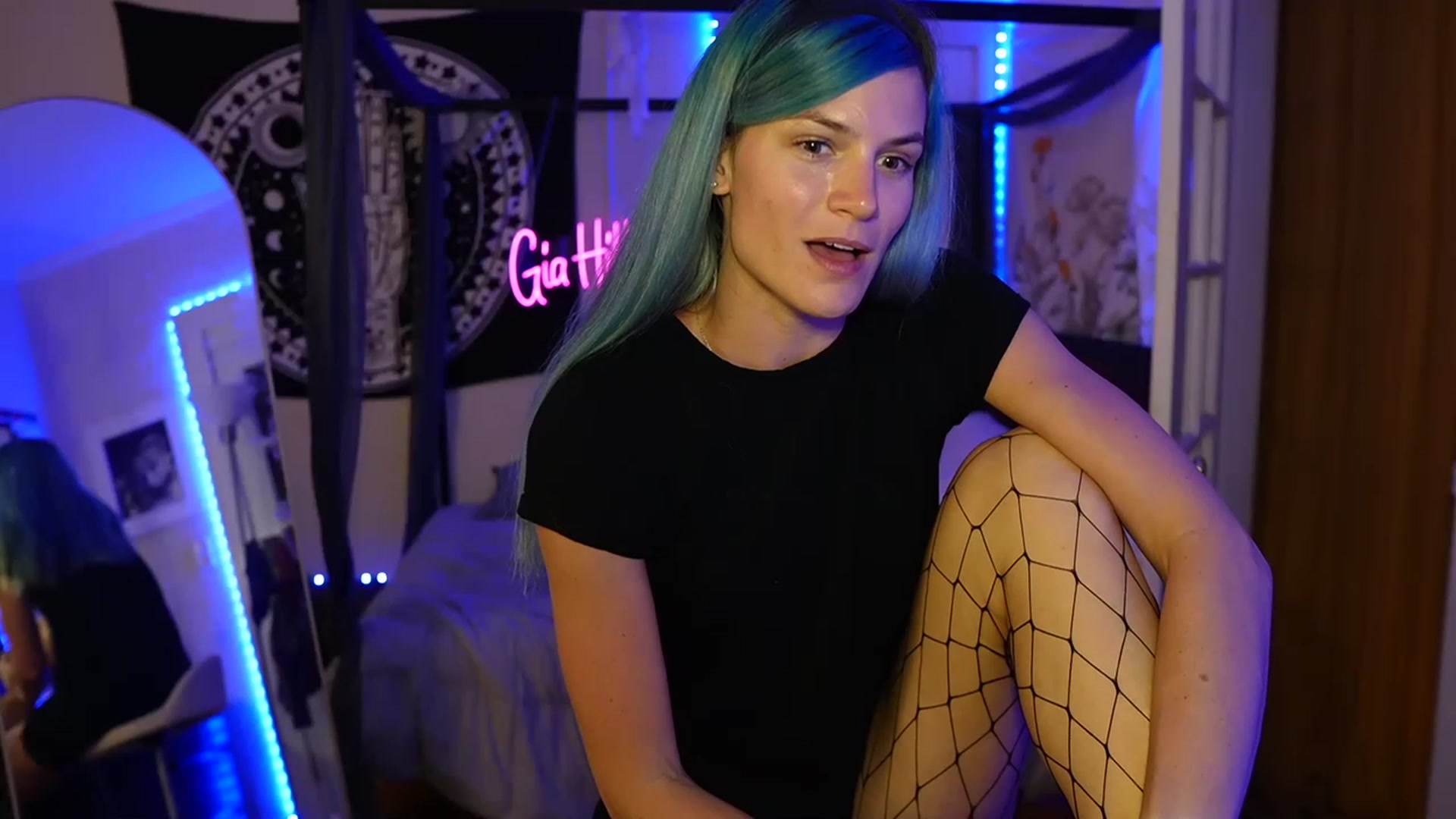Gallery image thumbnail from Gia_Hill's myfreecams stream on, 06/13/2023, 24:06 image 7 of 20