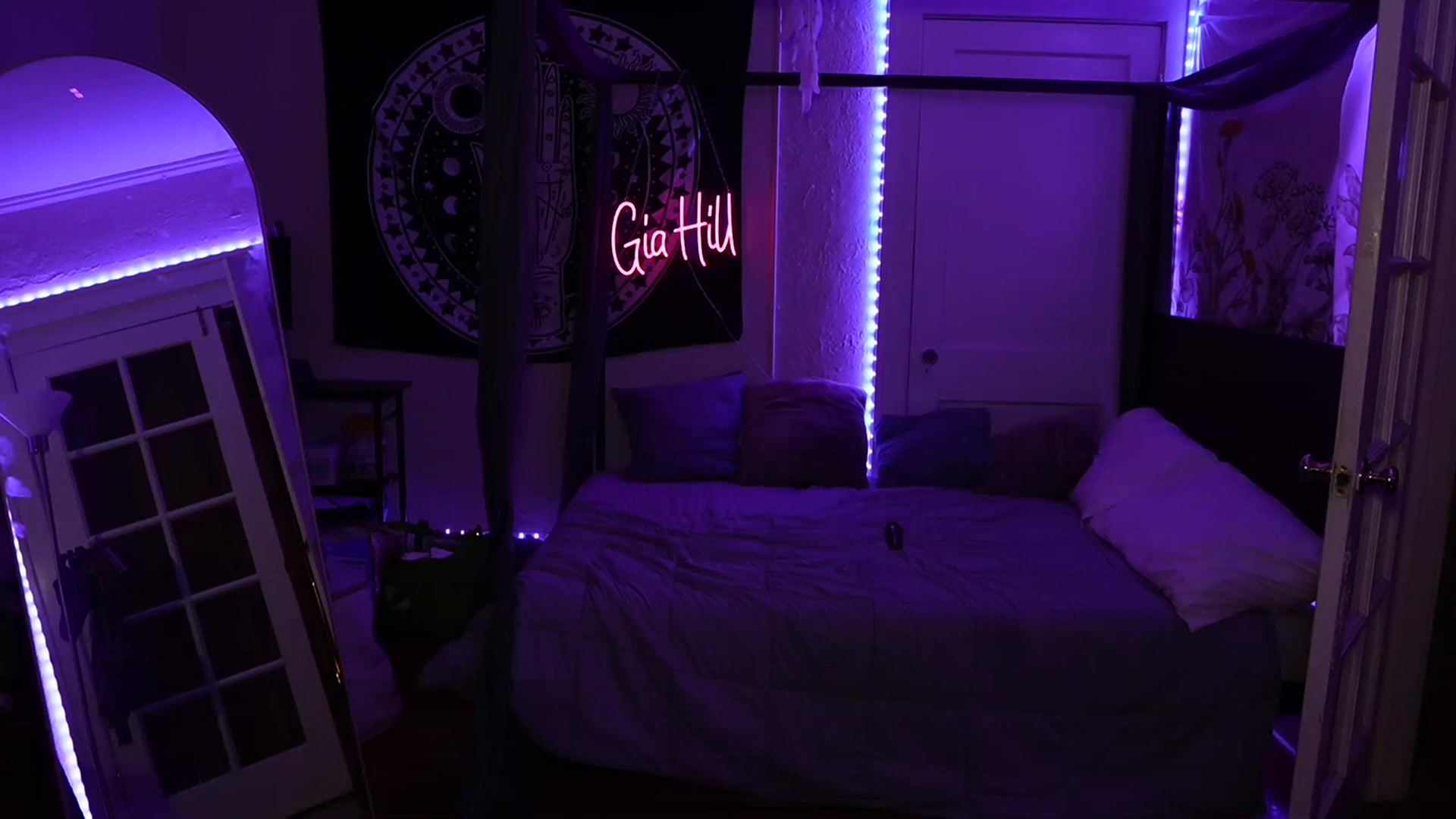 Gallery image thumbnail from Gia_Hill's myfreecams stream on, 06/14/2023, 02:28 image 8 of 20