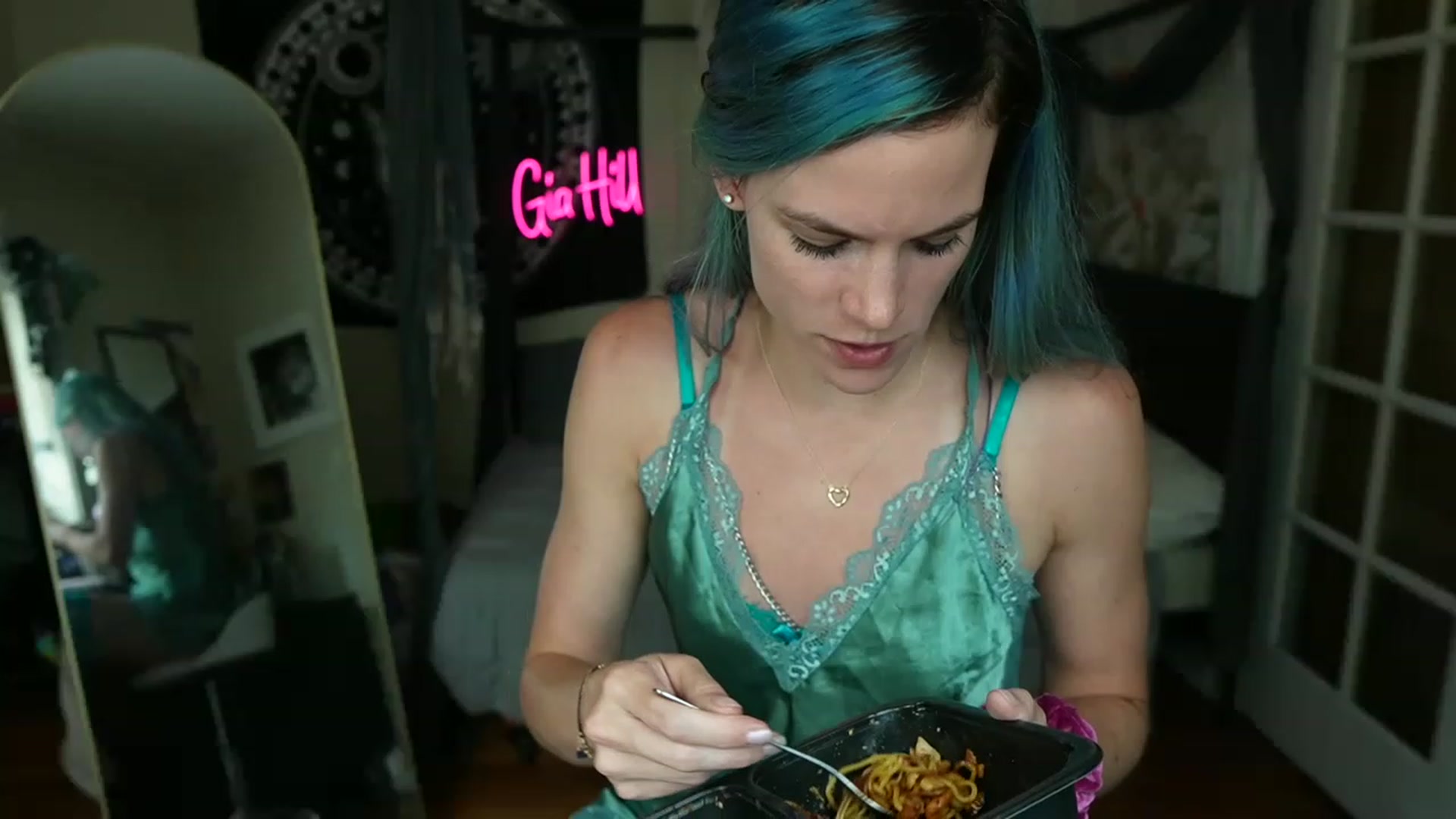Gallery image thumbnail from Gia_Hill's myfreecams stream on, 06/14/2023, 22:31 image 18 of 20