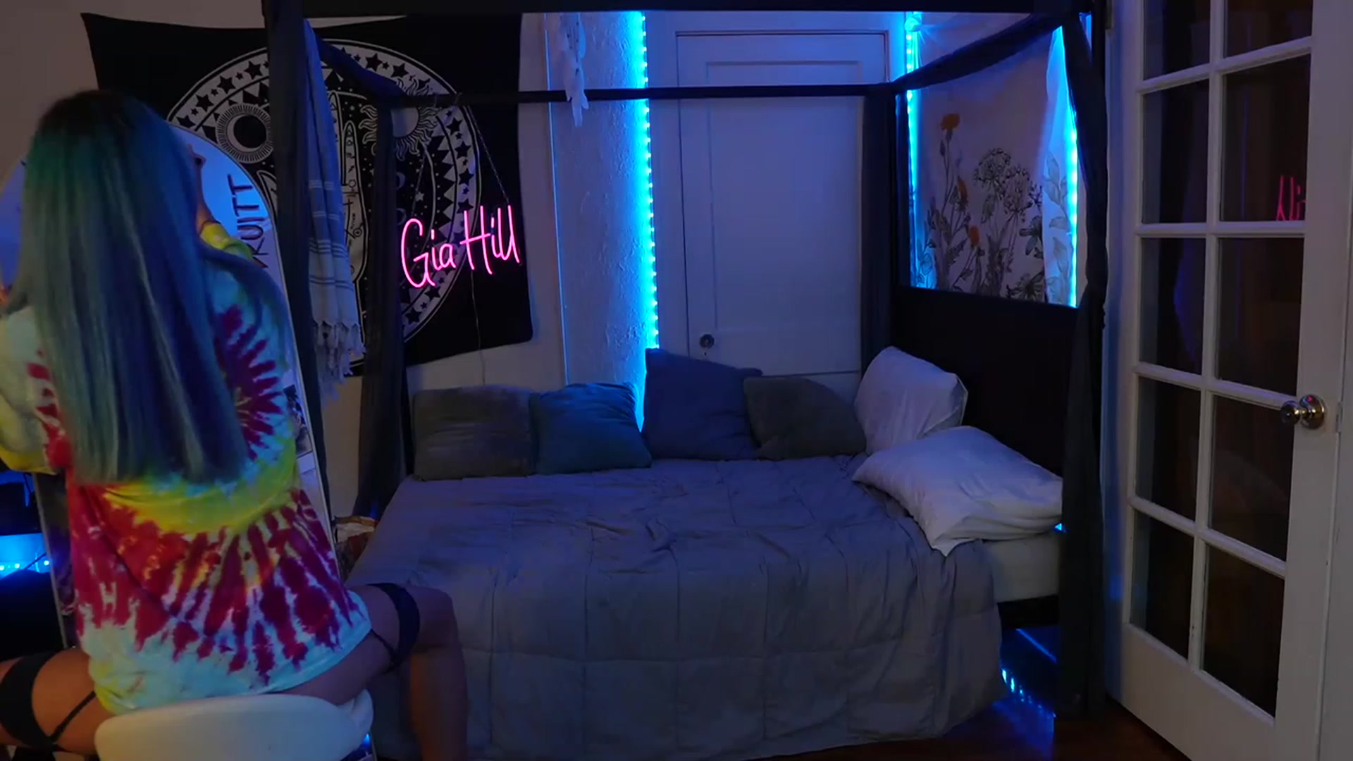 Gallery image thumbnail from Gia_Hill's myfreecams stream on, 06/16/2023, 23:04 image 18 of 20
