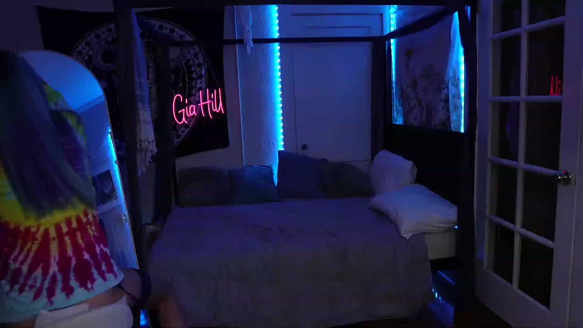 Gallery image thumbnail from Gia_Hill's myfreecams stream on, 06/16/2023, 23:04 image 13 of 20