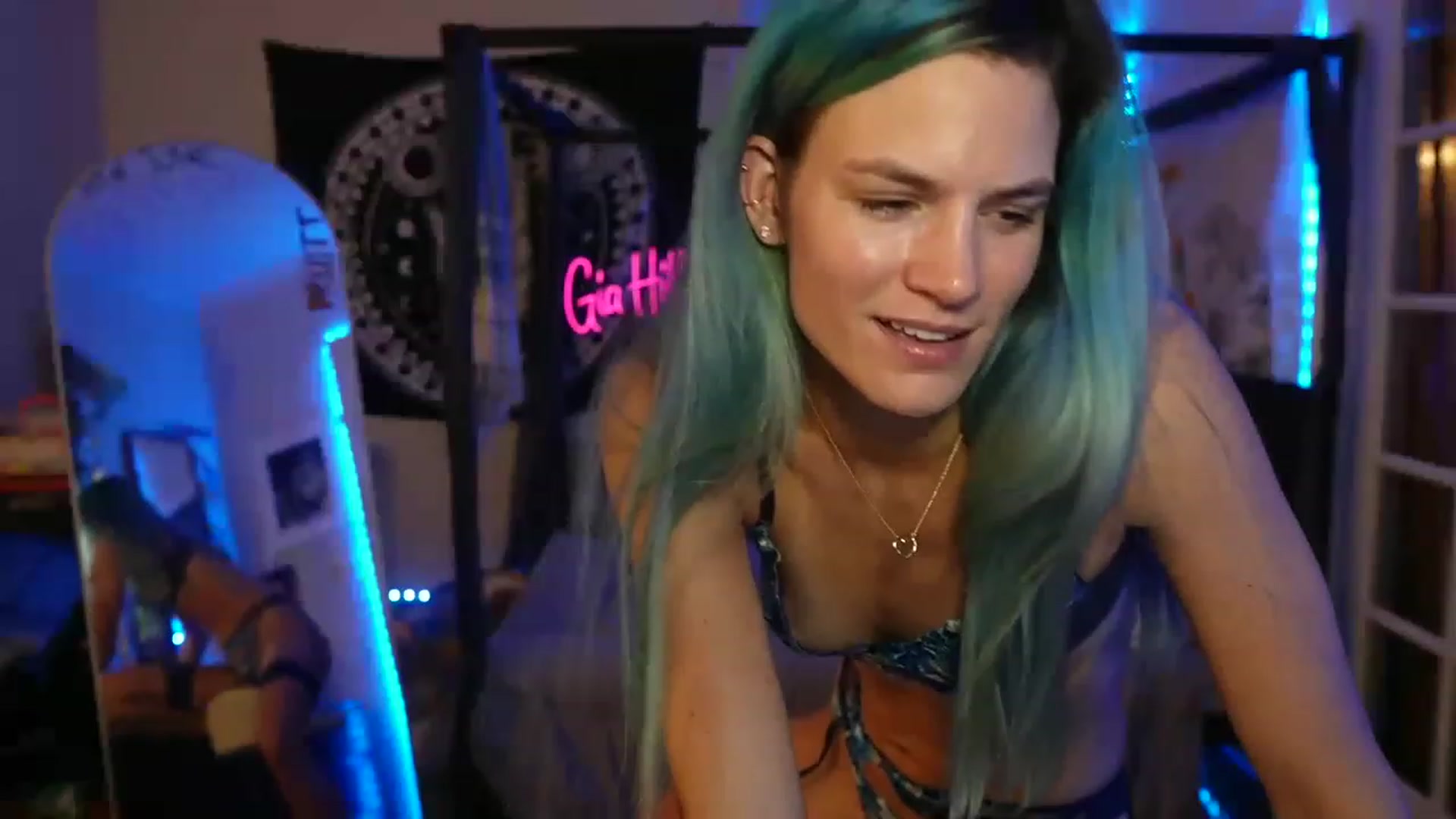 Gallery image thumbnail from Gia_Hill's myfreecams stream on, 06/17/2023, 24:20 image 13 of 20