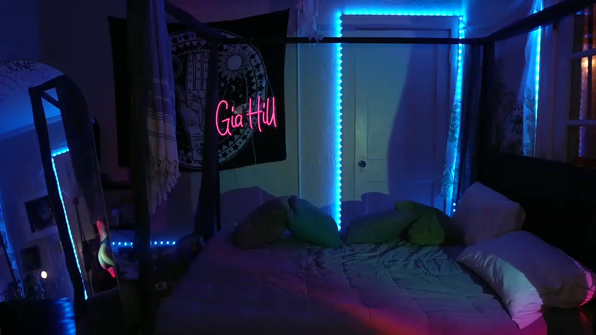 Gallery image thumbnail from Gia_Hill's myfreecams stream on, 06/17/2023, 03:04 image 3 of 20