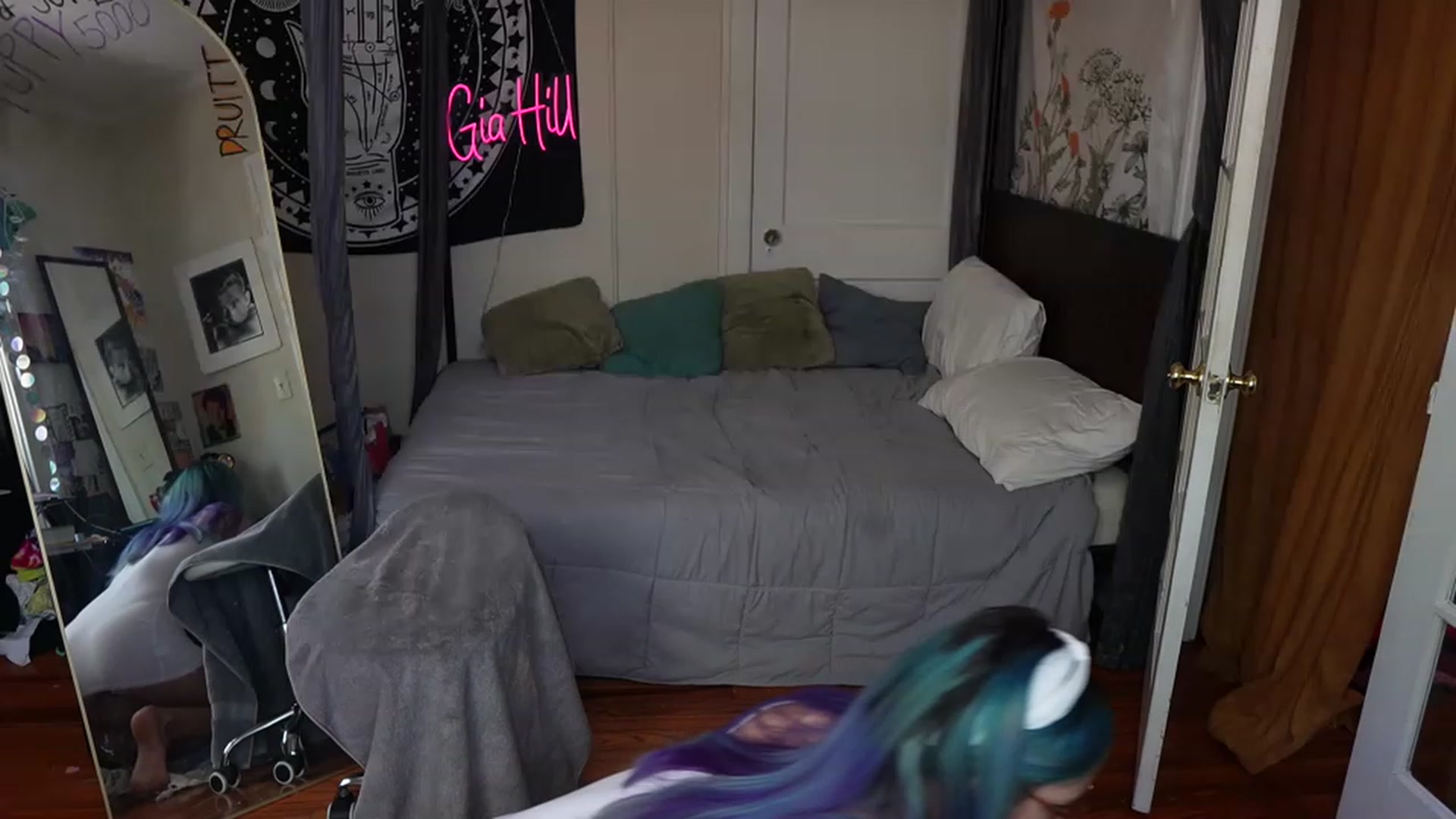 Gallery image thumbnail from Gia_Hill's myfreecams stream on, 06/17/2023, 16:58 image 20 of 20