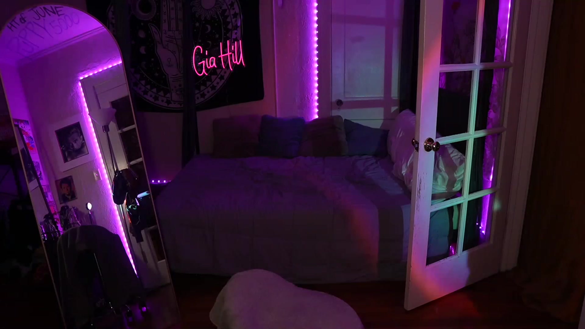 Gallery image thumbnail from Gia_Hill's myfreecams stream on, 06/20/2023, 05:04 image 3 of 20