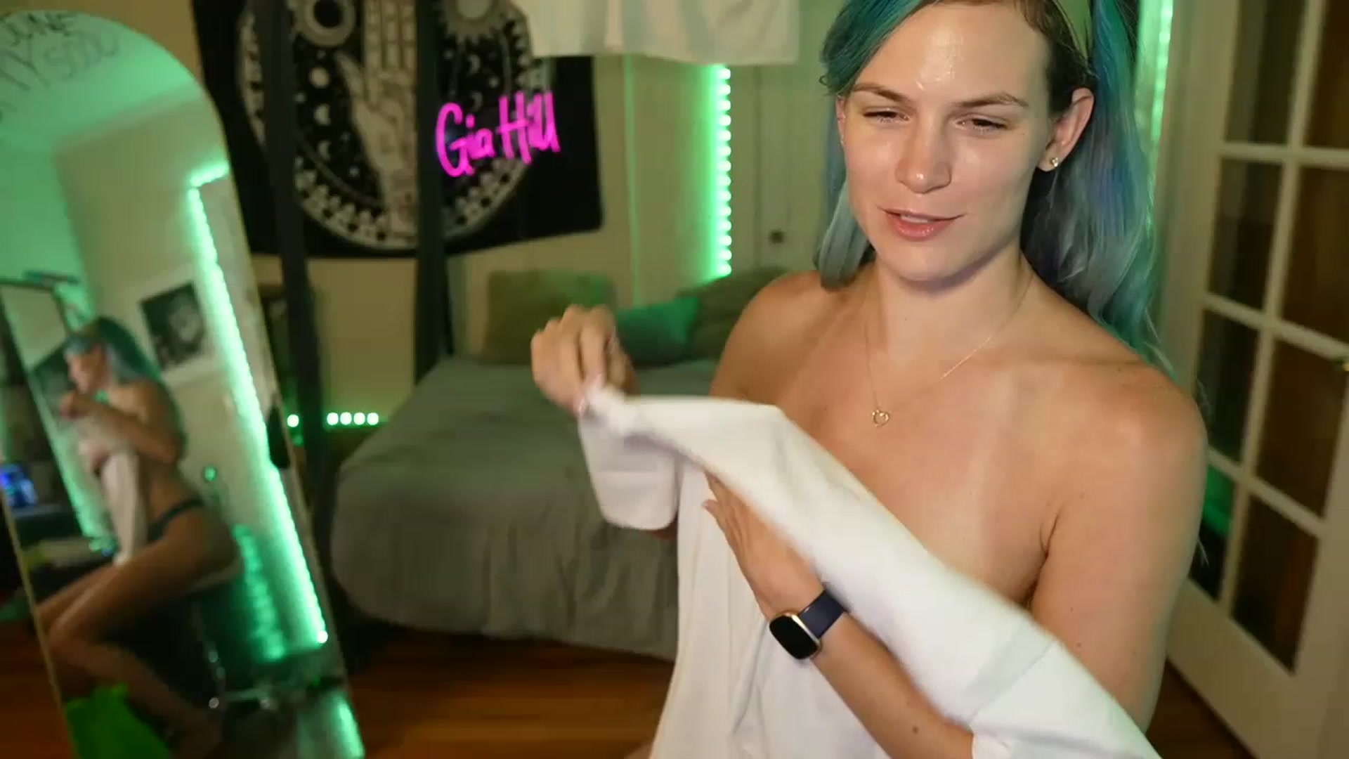 Gallery image thumbnail from Gia_Hill's myfreecams stream on, 06/21/2023, 01:14 image 13 of 20