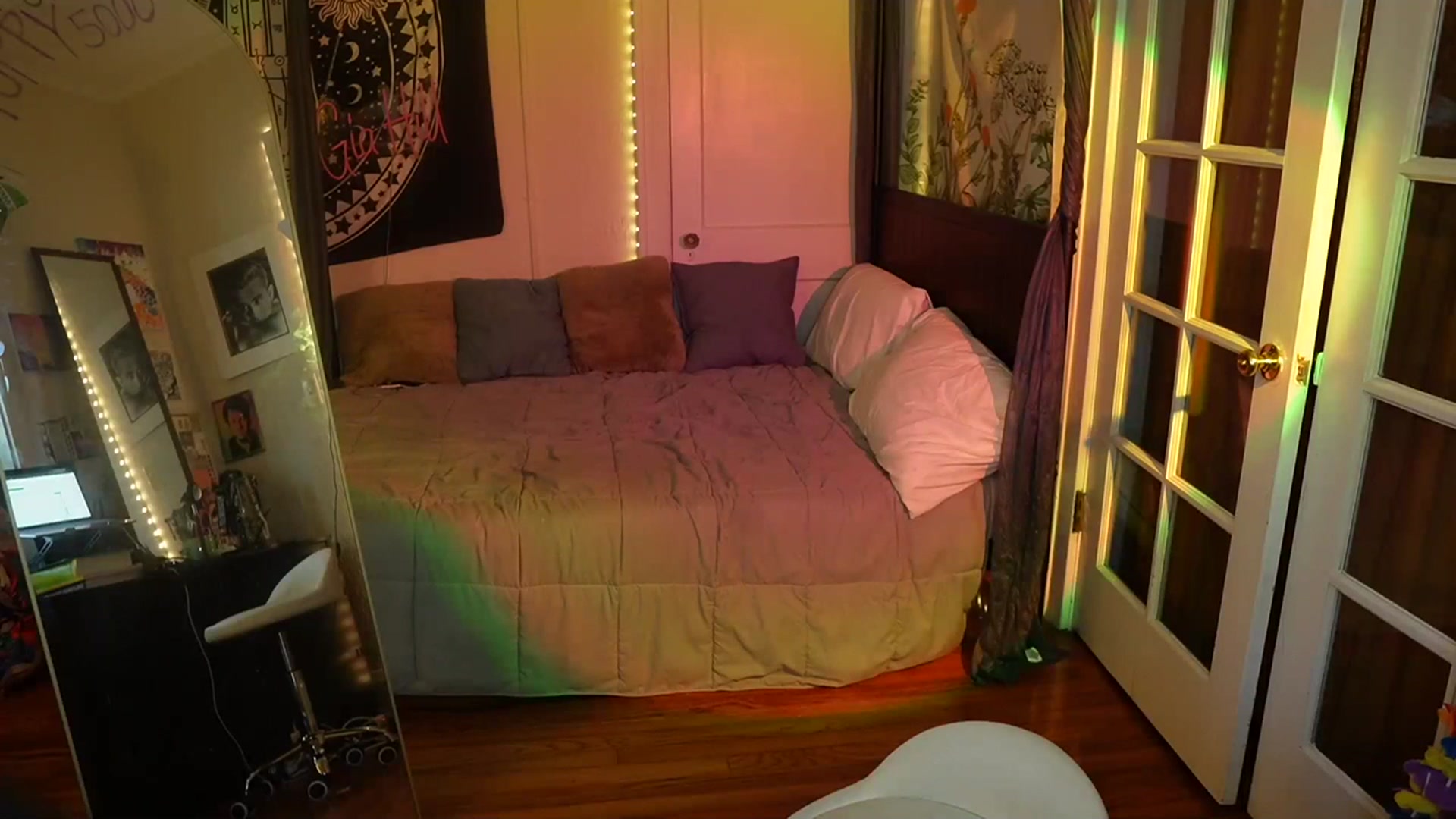 Gallery image thumbnail from Gia_Hill's myfreecams stream on, 06/29/2023, 23:13 image 14 of 20