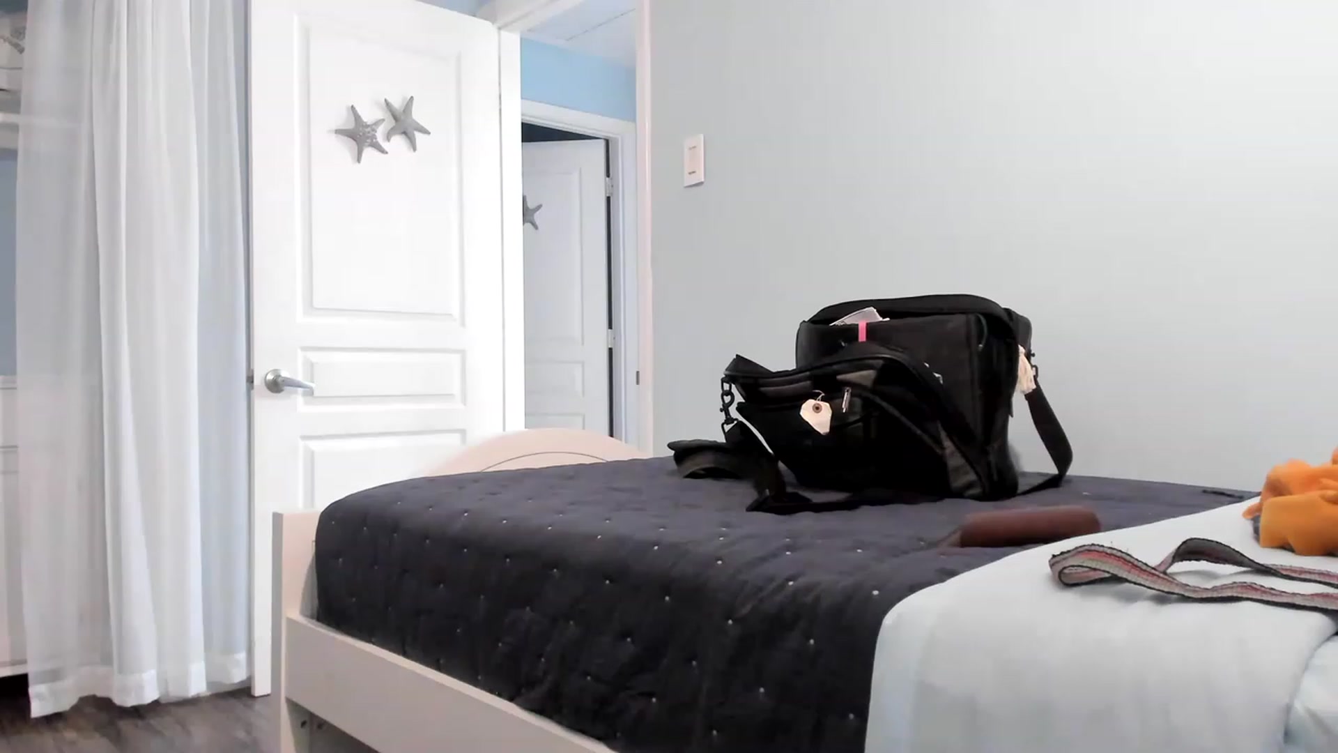 Gallery image thumbnail from Gia_Hill's myfreecams stream on, 07/20/2023, 05:51 image 15 of 20
