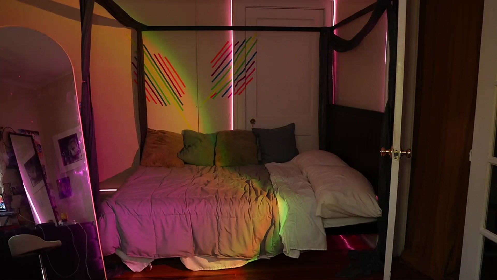 Gallery image thumbnail from Gia_Hill's myfreecams stream on, 09/08/2023, 19:28 image 4 of 20