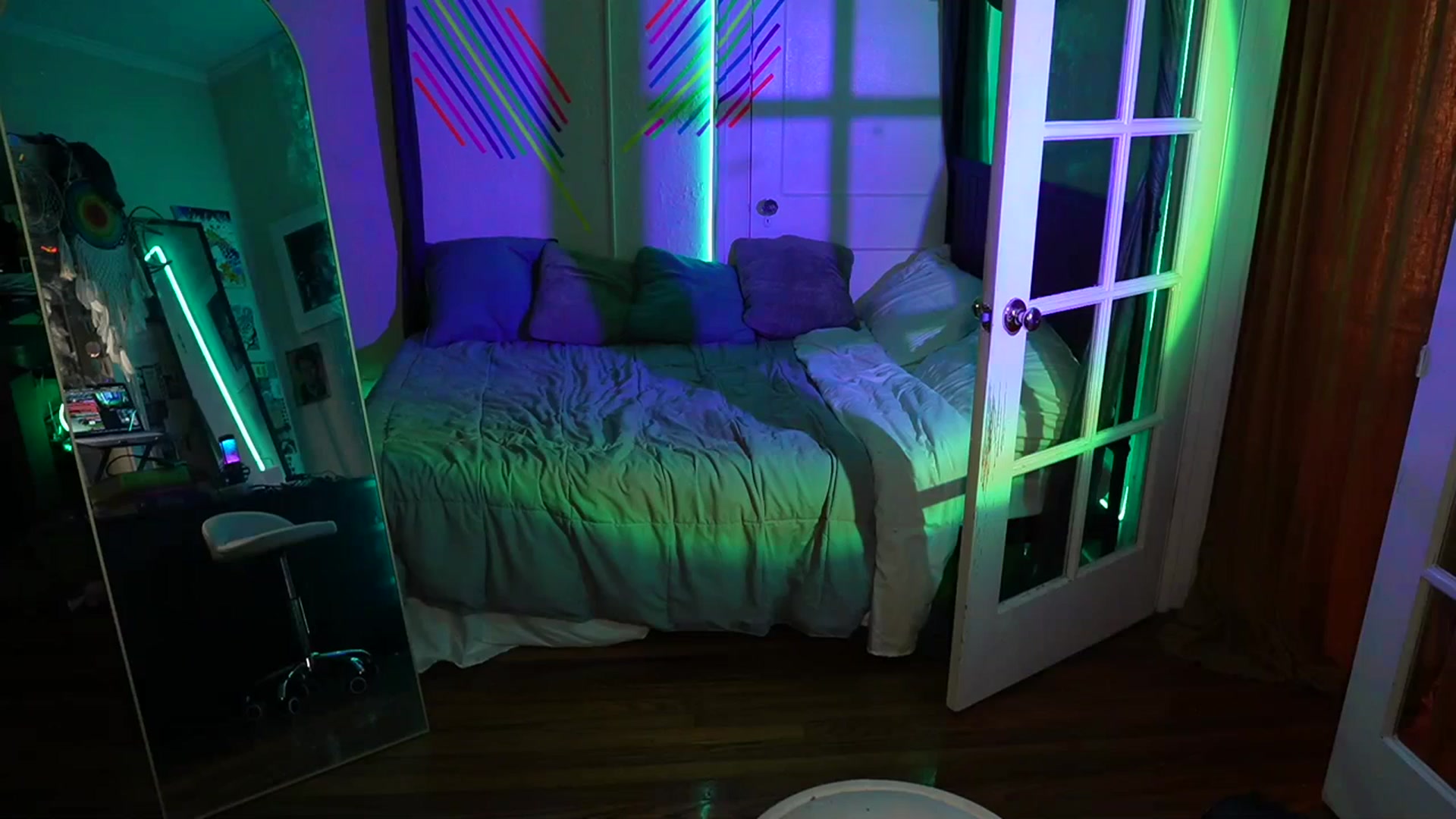 Gallery image thumbnail from Gia_Hill's myfreecams stream on, 10/19/2023, 01:21 image 5 of 20