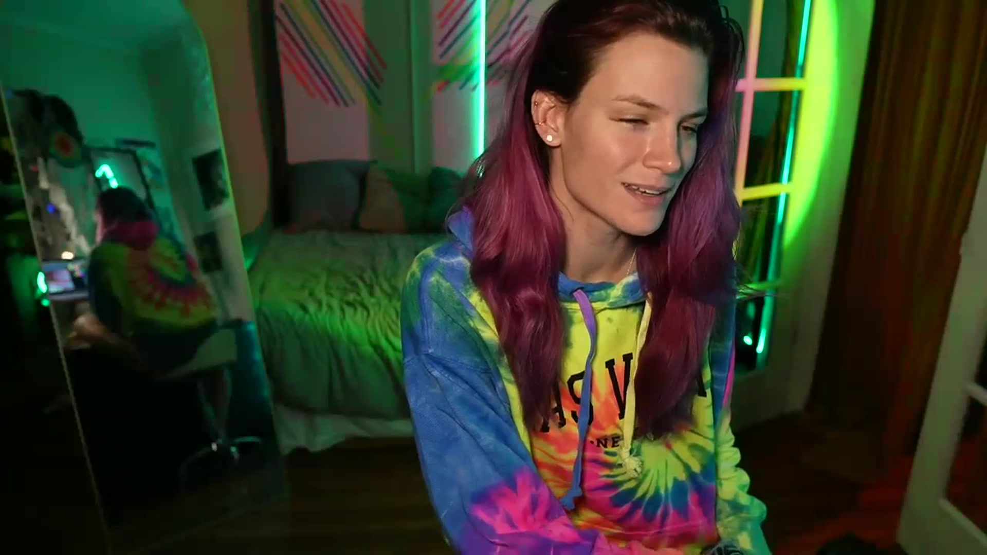 Gallery image thumbnail from Gia_Hill's myfreecams stream on, 10/19/2023, 04:03 image 10 of 20