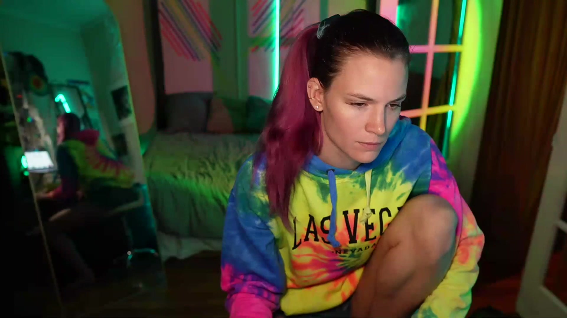 Gallery image thumbnail from Gia_Hill's myfreecams stream on, 10/19/2023, 04:03 image 2 of 20