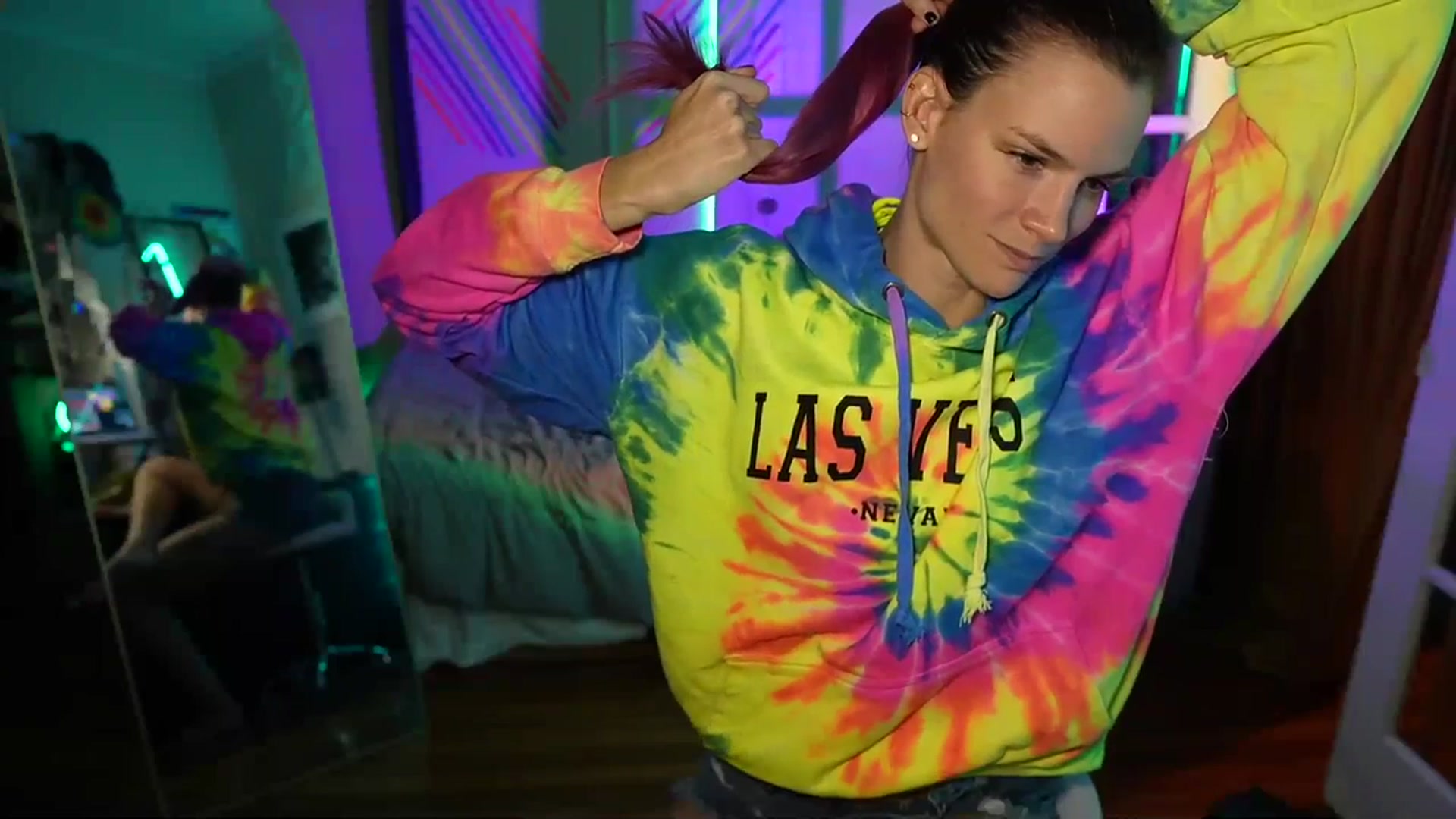 Gallery image thumbnail from Gia_Hill's myfreecams stream on, 10/19/2023, 04:03 image 4 of 20