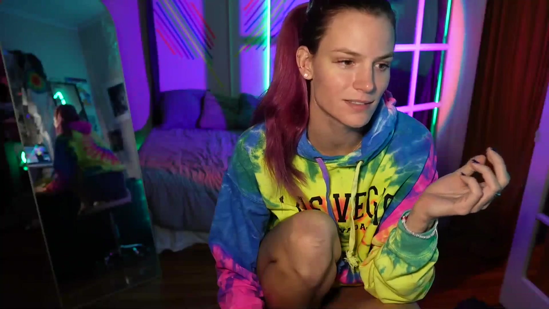 Gallery image thumbnail from Gia_Hill's myfreecams stream on, 10/19/2023, 04:03 image 6 of 20