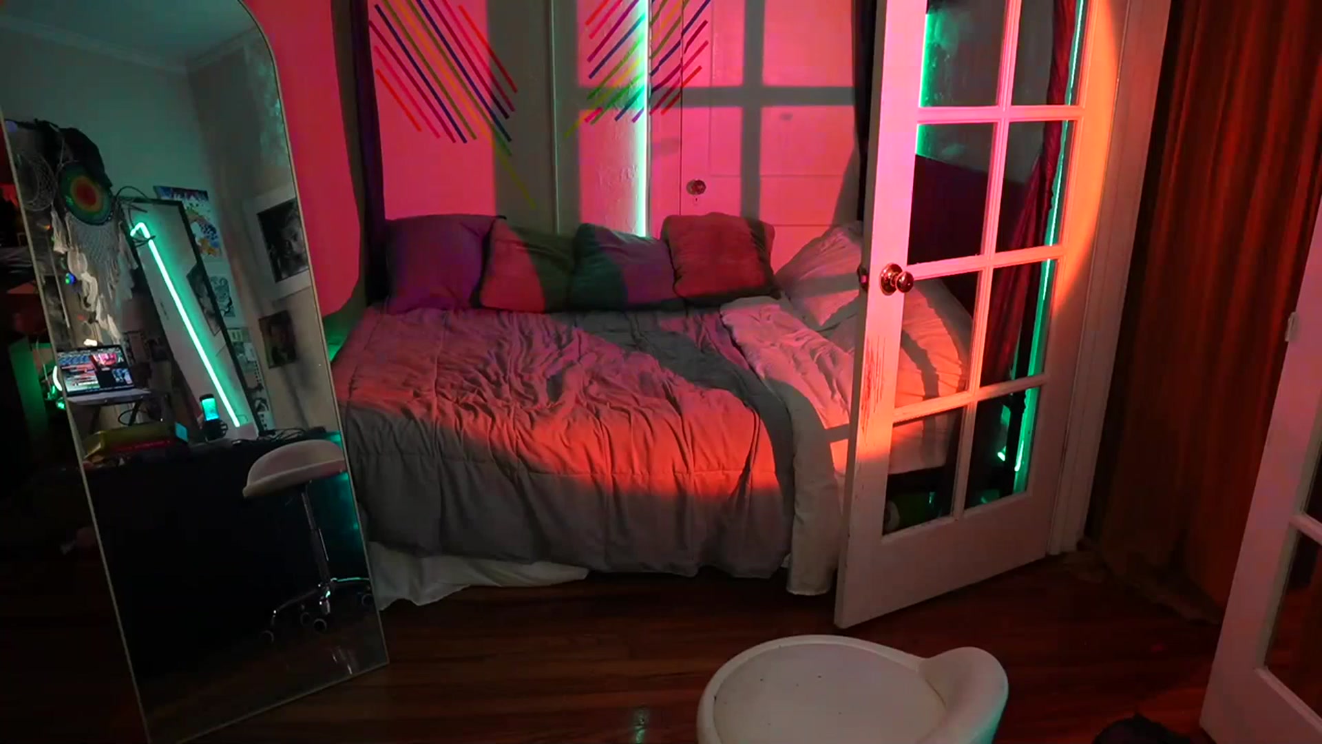 Gallery image thumbnail from Gia_Hill's myfreecams stream on, 10/19/2023, 04:03 image 11 of 20