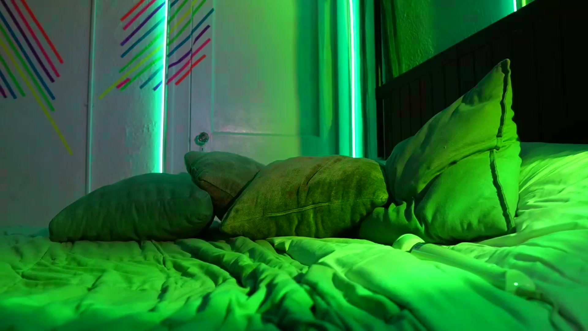 Gallery image thumbnail from Gia_Hill's myfreecams stream on, 10/19/2023, 04:40 image 1 of 20