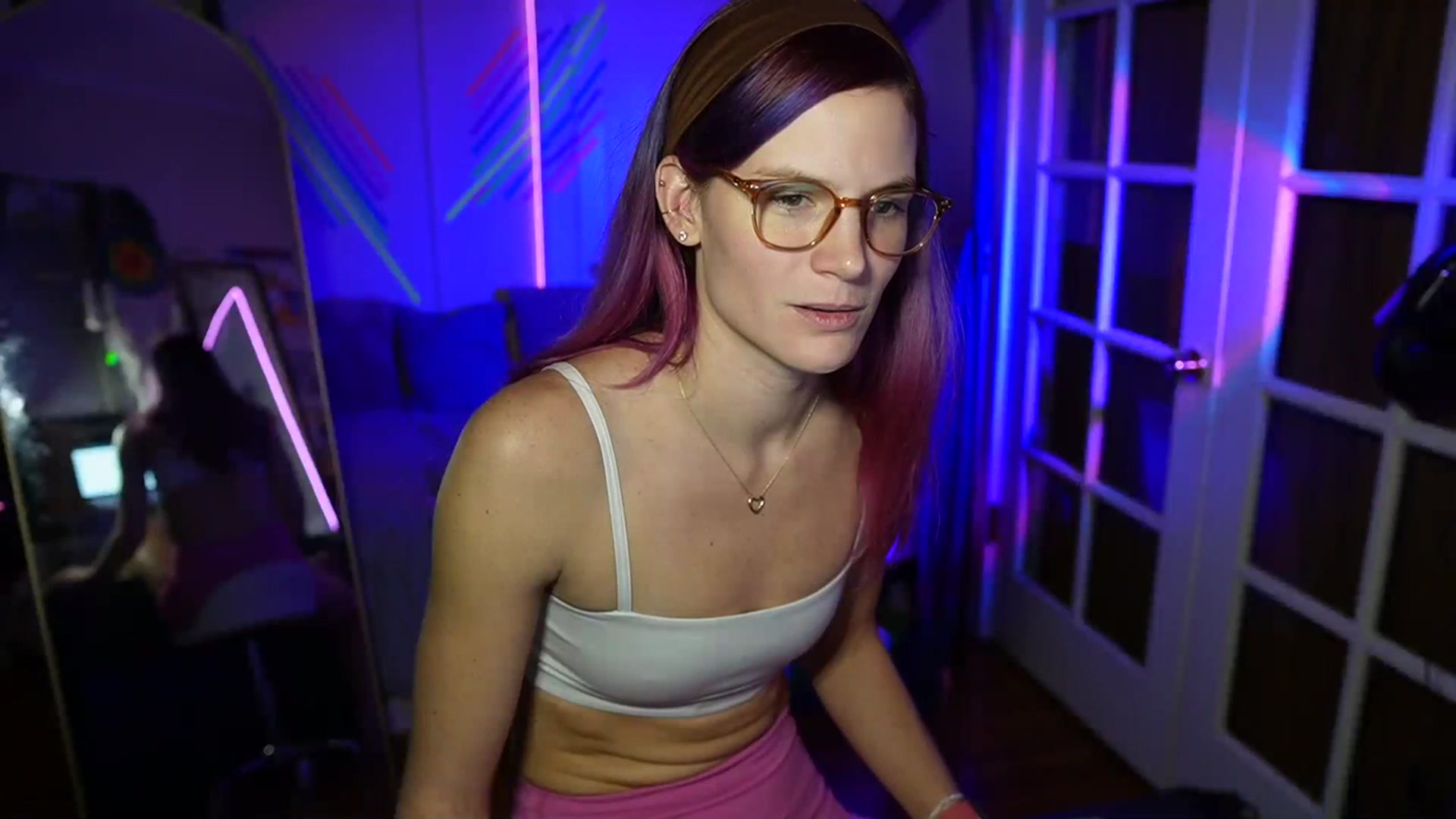 Gallery image thumbnail from Gia_Hill's myfreecams stream on, 10/20/2023, 24:45 image 8 of 20