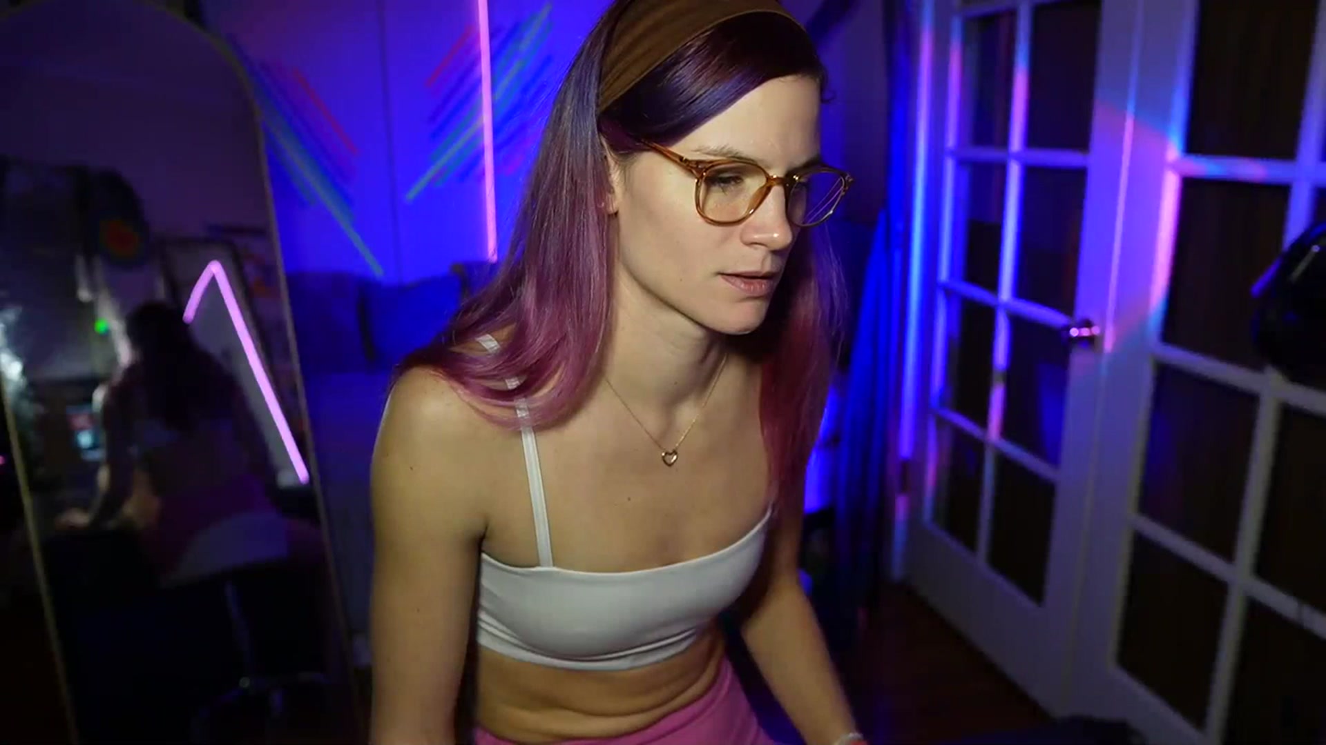 Gallery image thumbnail from Gia_Hill's myfreecams stream on, 10/20/2023, 24:45 image 7 of 20