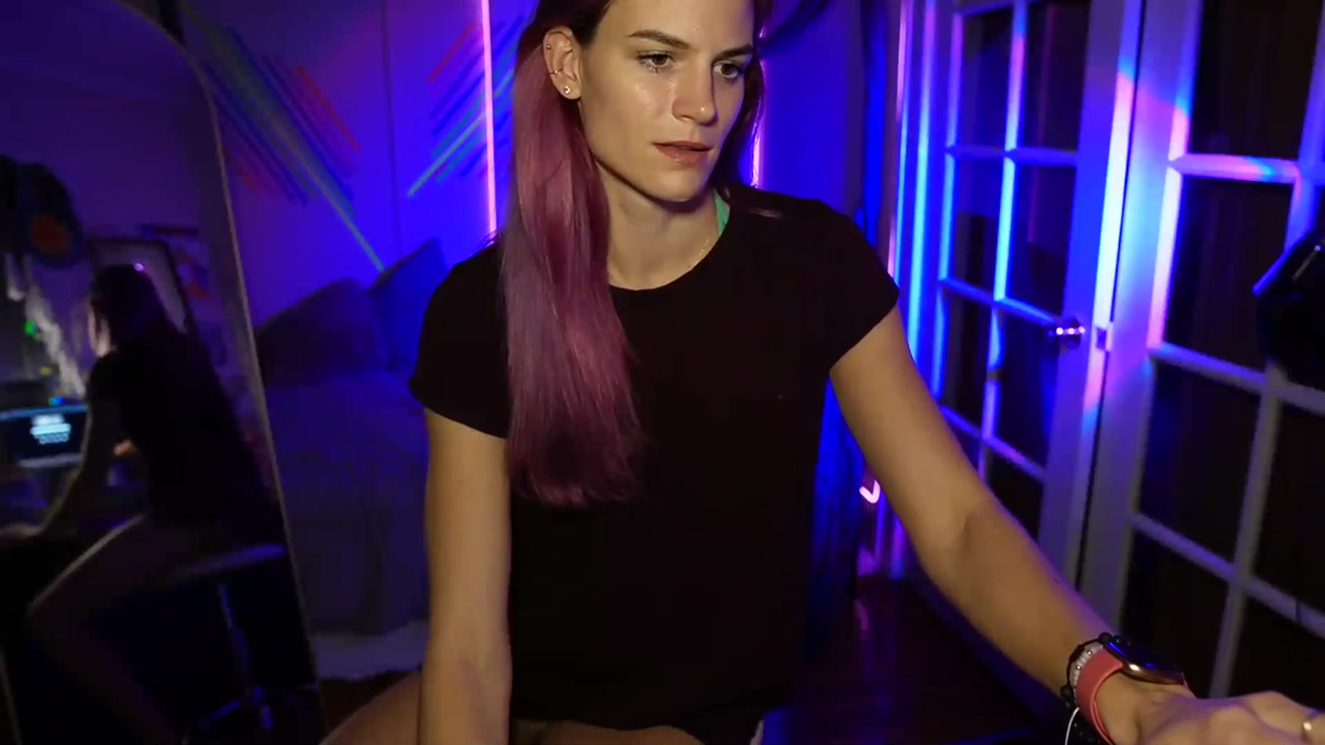 Gallery image thumbnail from Gia_Hill's myfreecams stream on, 10/21/2023, 03:49 image 5 of 20