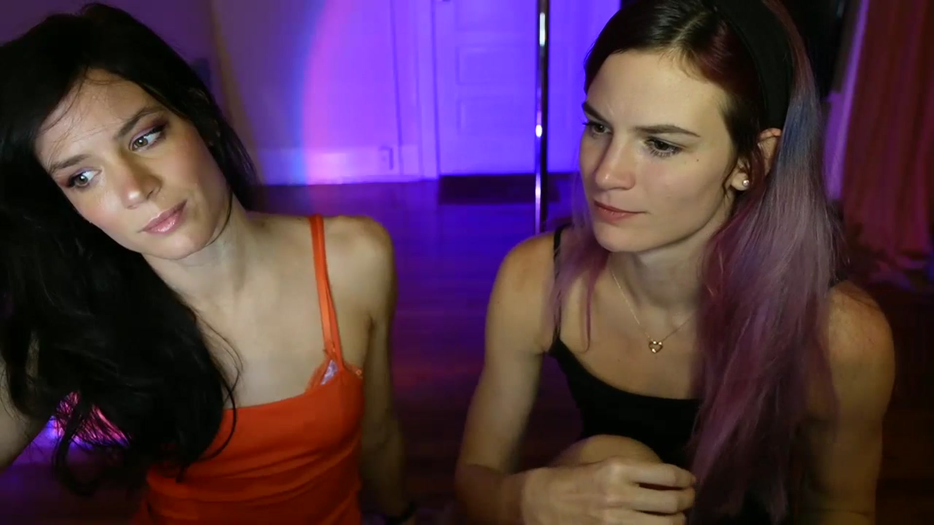 Gallery image thumbnail from Gia_Hill's myfreecams stream on, 10/25/2023, 24:02 image 10 of 20