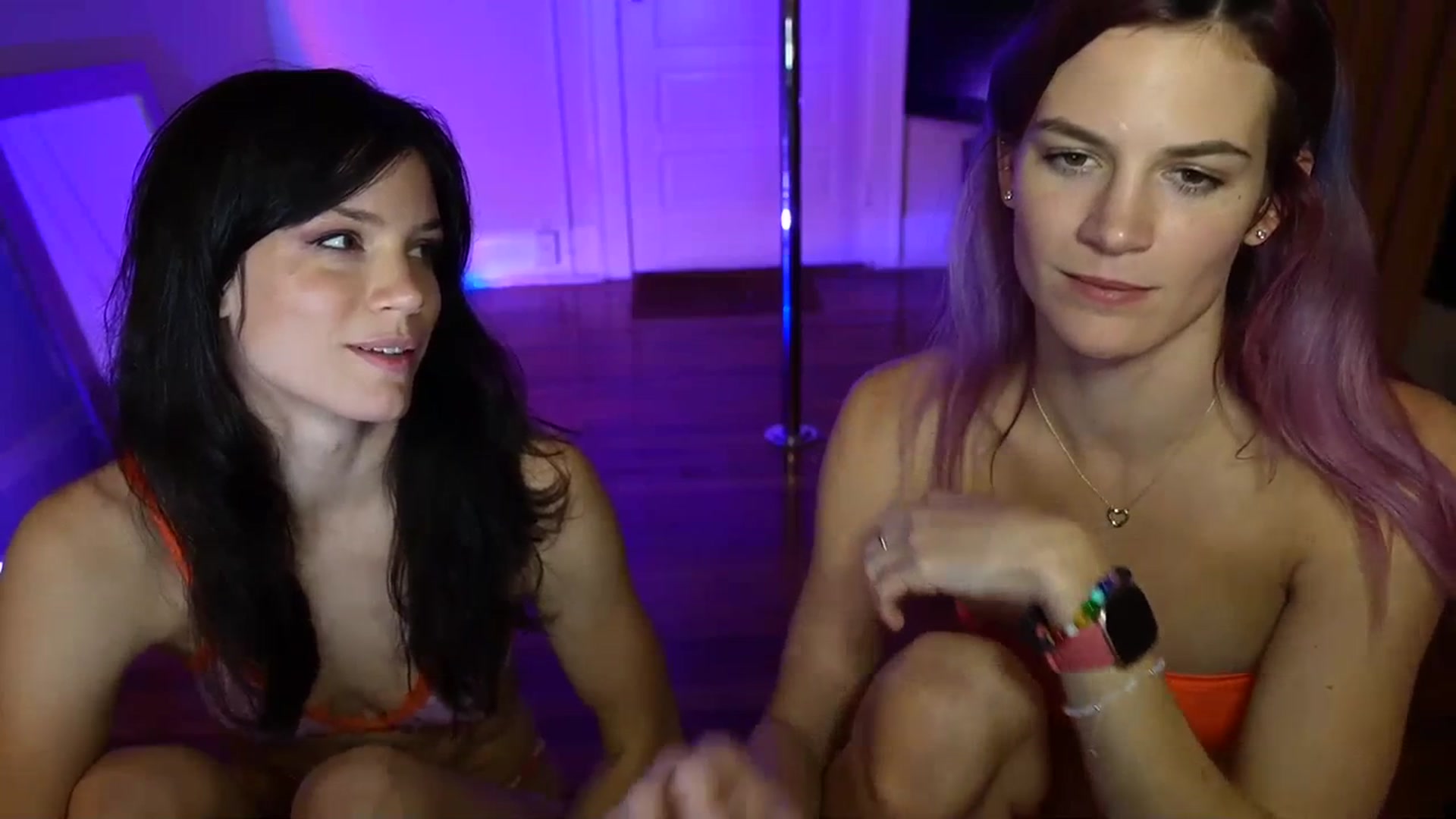 Gallery image thumbnail from Gia_Hill's myfreecams stream on, 10/25/2023, 02:56 image 10 of 20