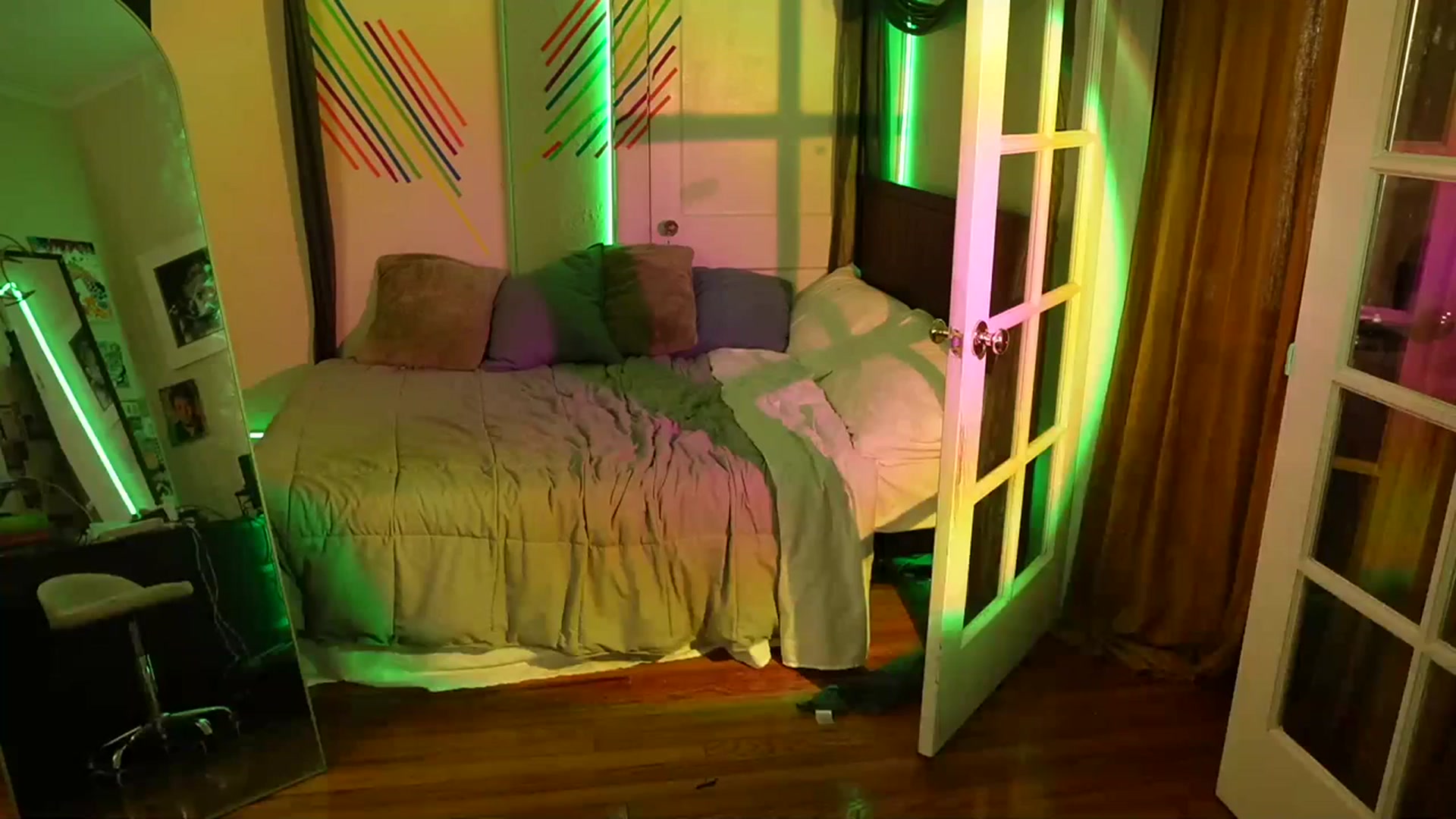 Gallery image thumbnail from Gia_Hill's myfreecams stream on, 10/28/2023, 02:21 image 15 of 20