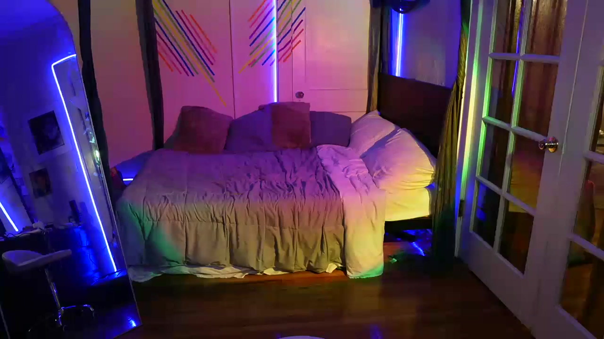 Gallery image thumbnail from Gia_Hill's myfreecams stream on, 10/29/2023, 01:30 image 6 of 20