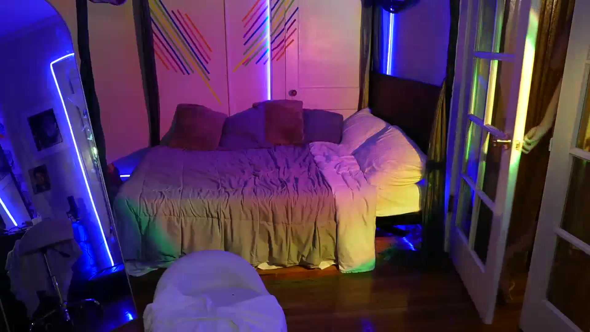 Gallery image thumbnail from Gia_Hill's myfreecams stream on, 10/29/2023, 02:36 image 7 of 20